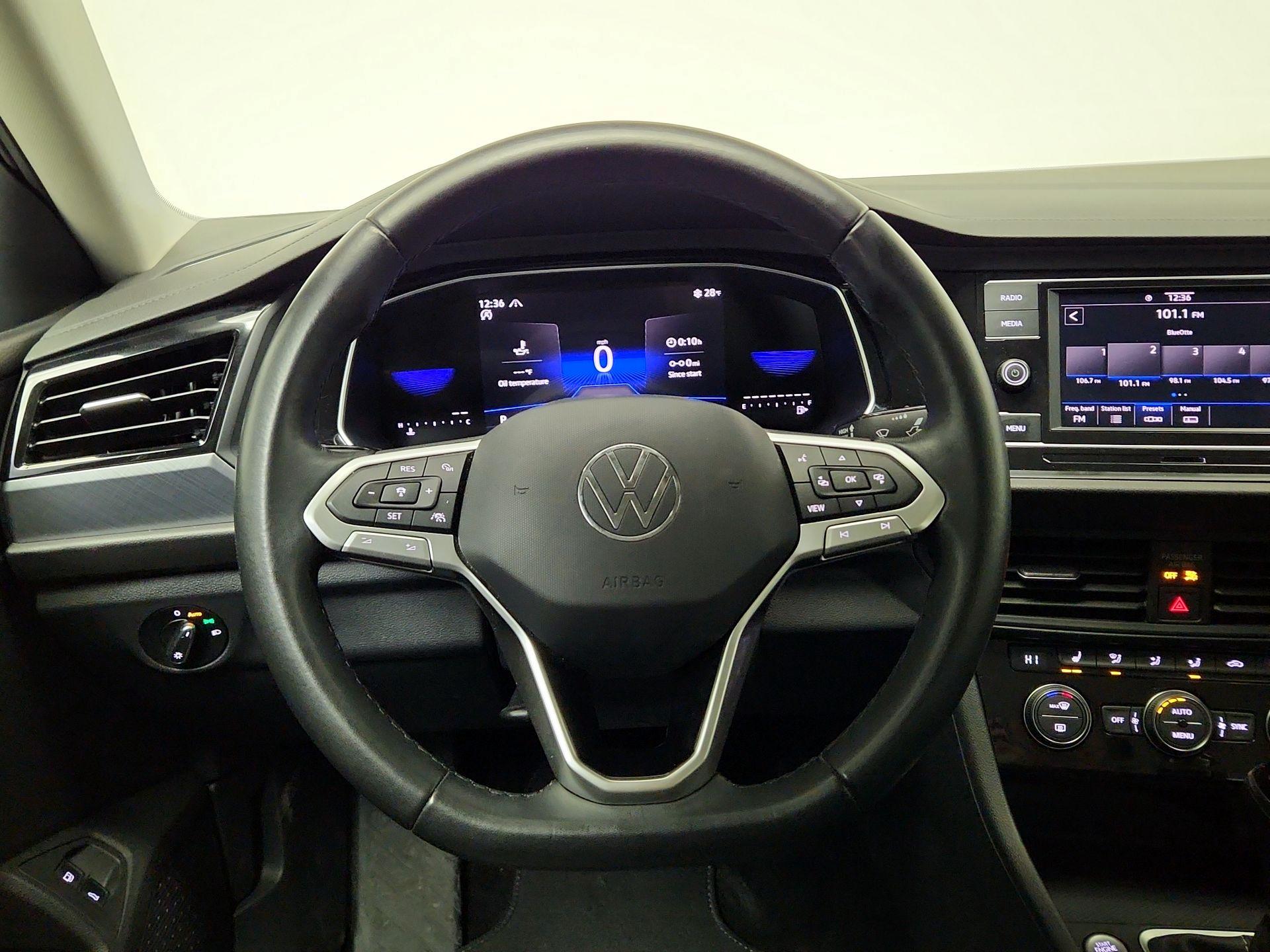 Thumbnail: 2024 Volkswagen Jetta - 10