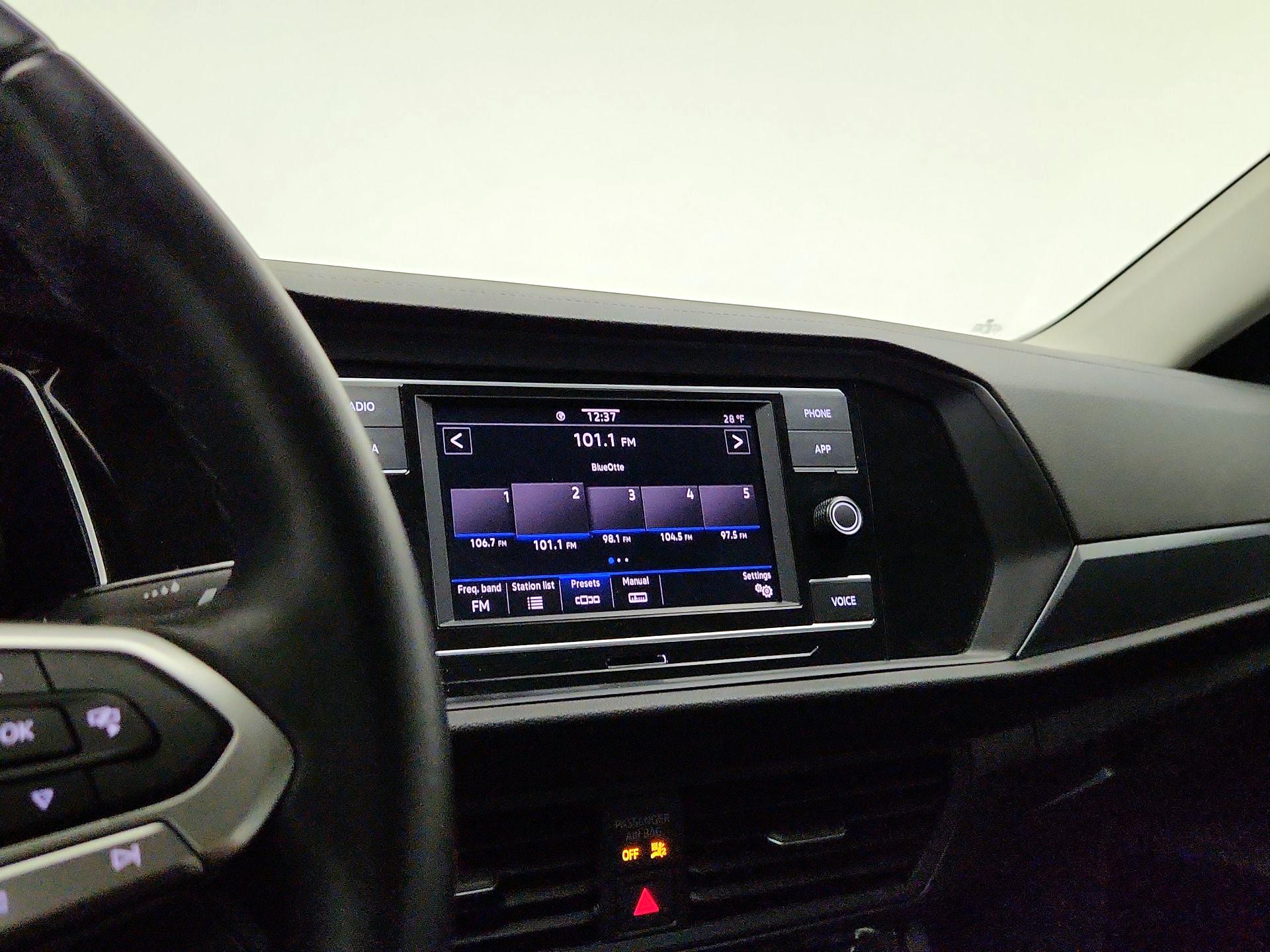 Thumbnail: 2024 Volkswagen Jetta - 15