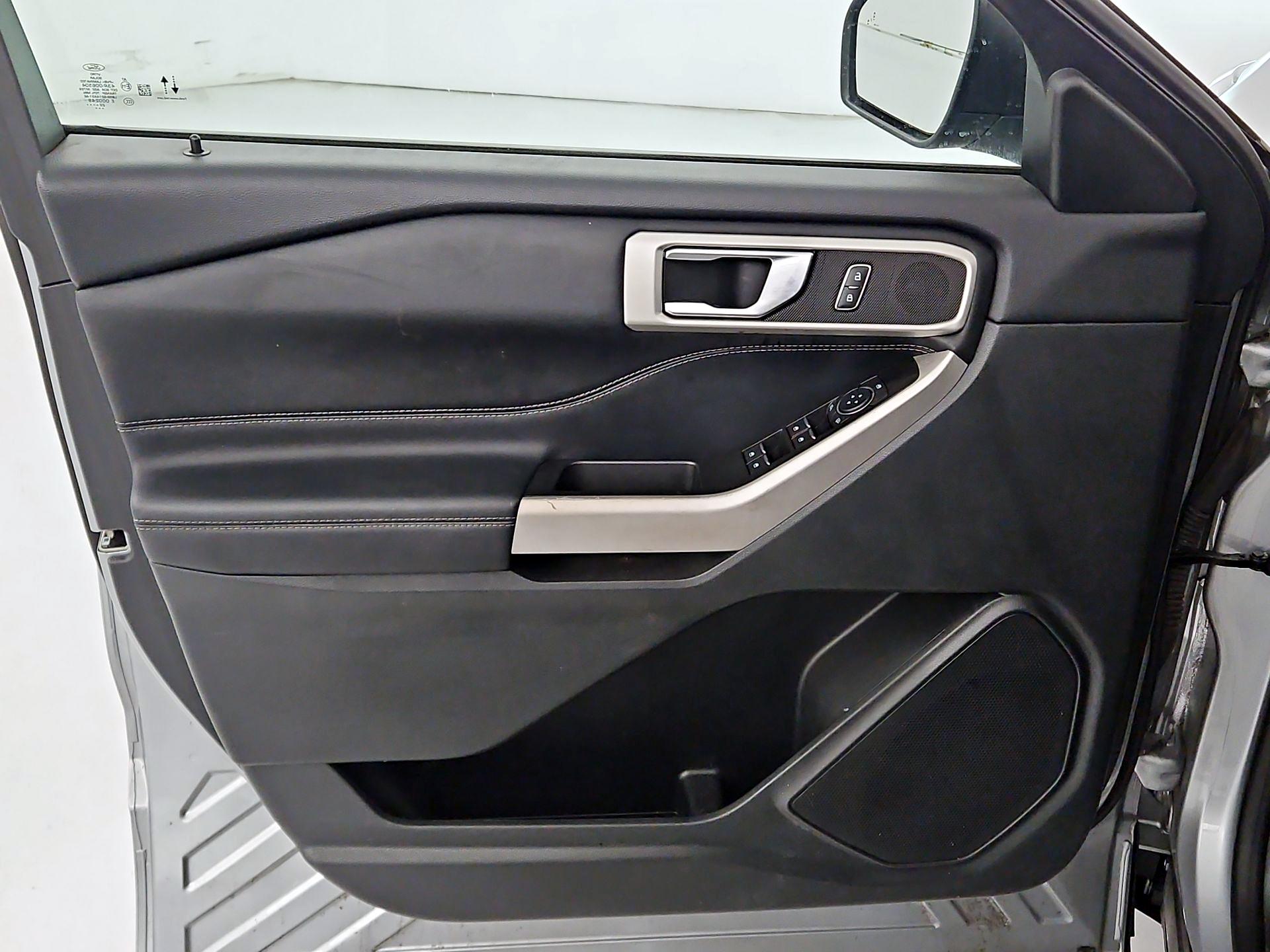Thumbnail: 2022 Ford Explorer - 10