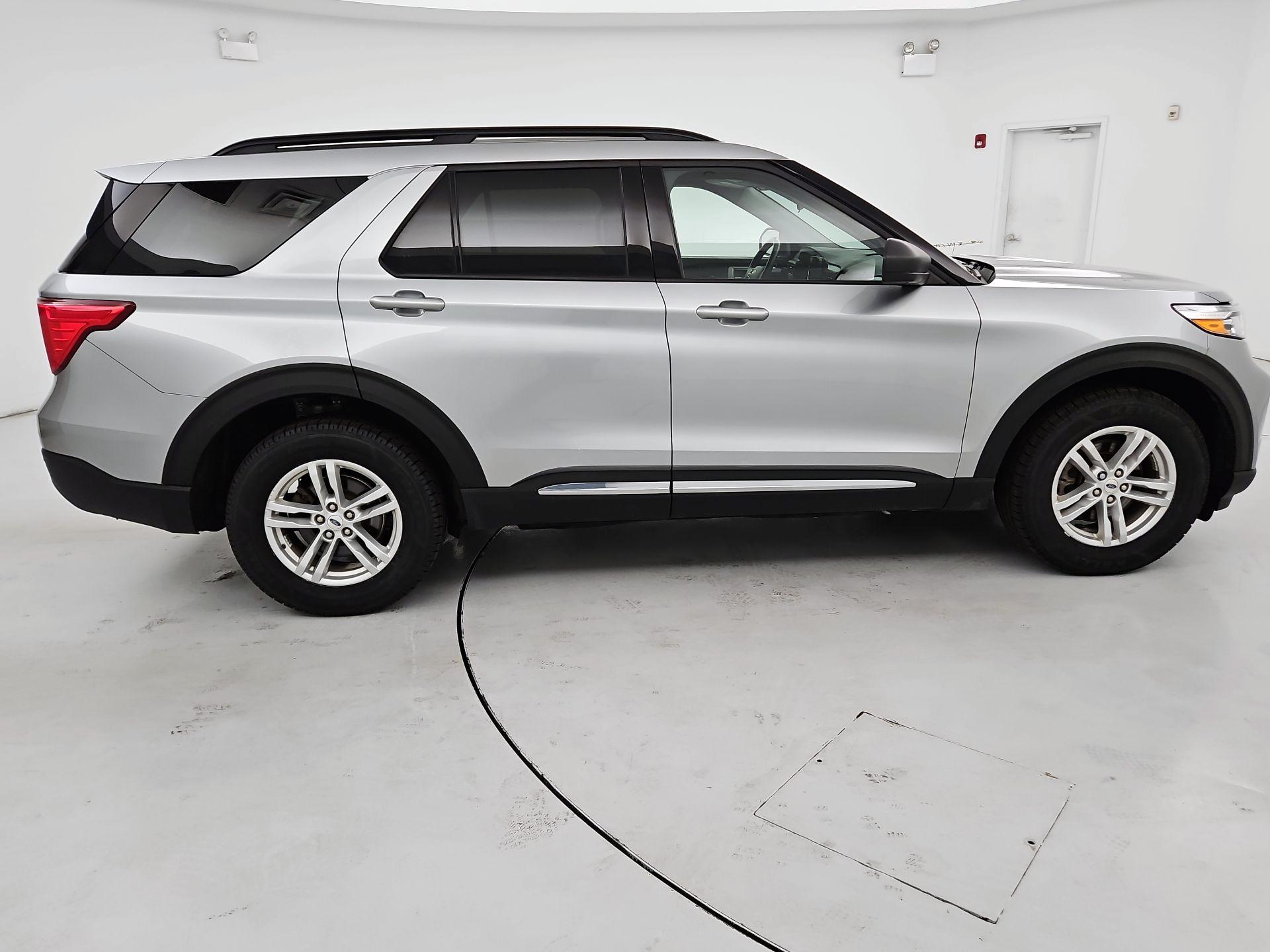 Thumbnail: 2022 Ford Explorer - 4