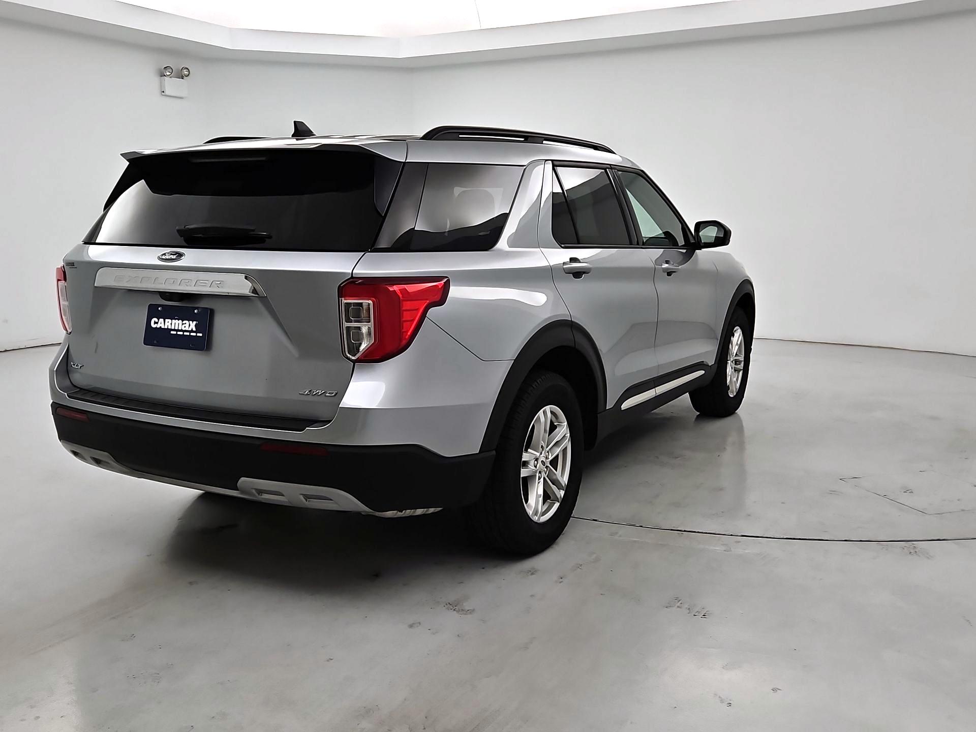 Thumbnail: 2022 Ford Explorer - 5