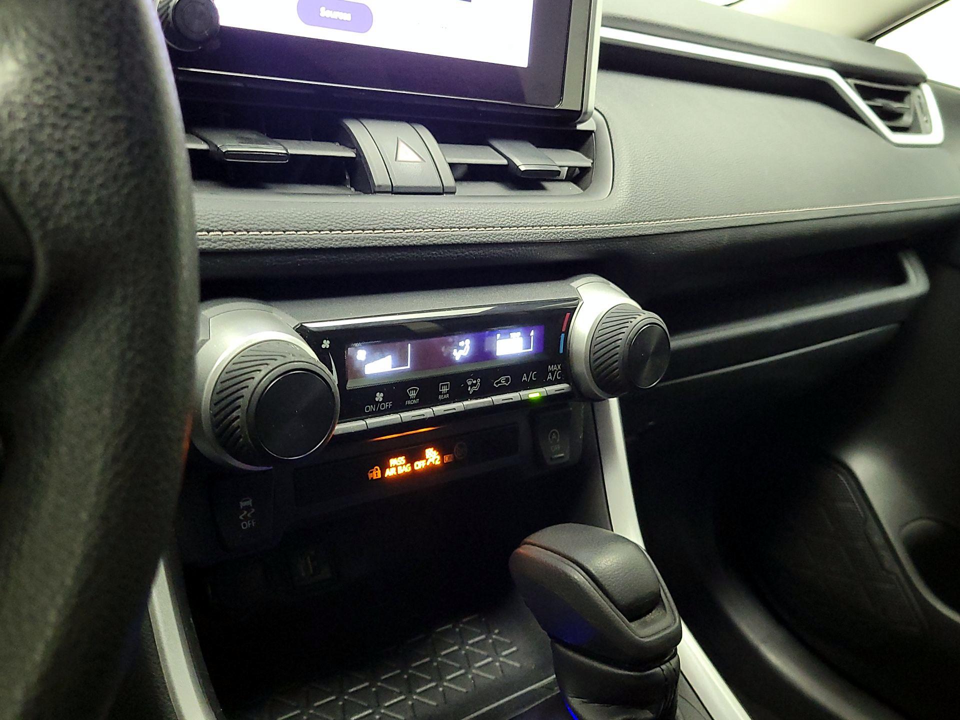 Thumbnail: 2024 Toyota RAV4 - 16