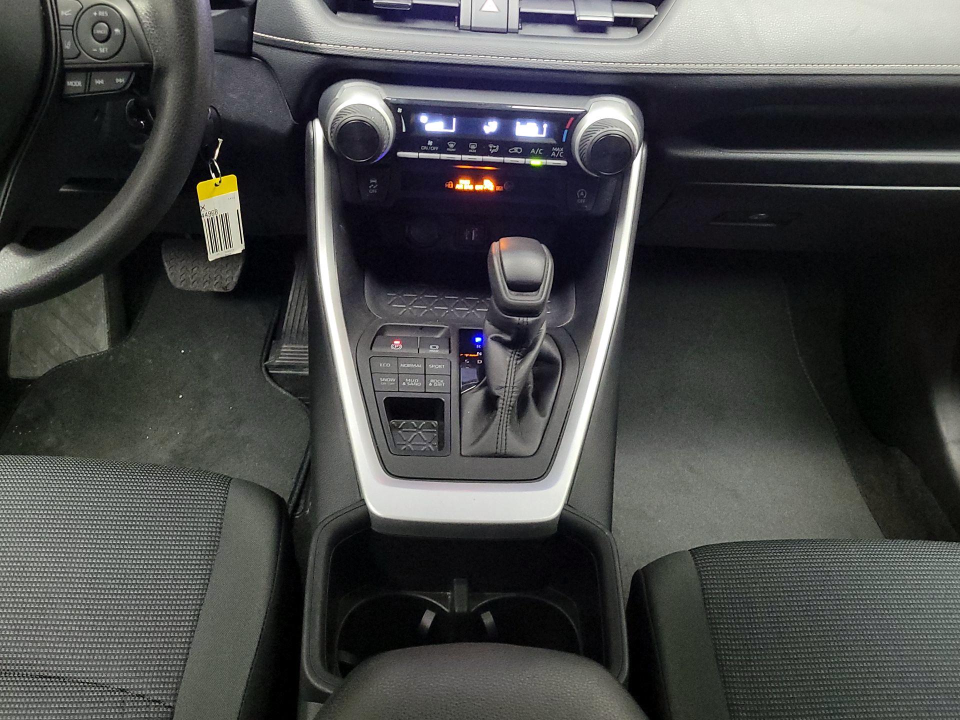 Thumbnail: 2024 Toyota RAV4 - 17