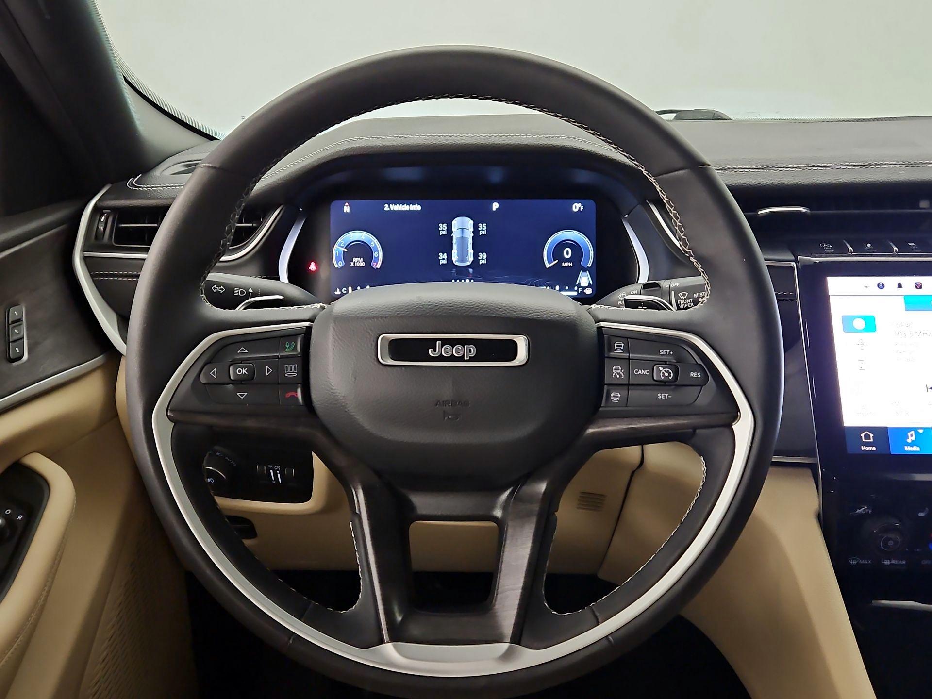 Thumbnail: 2023 Jeep Grand Cherokee - 10