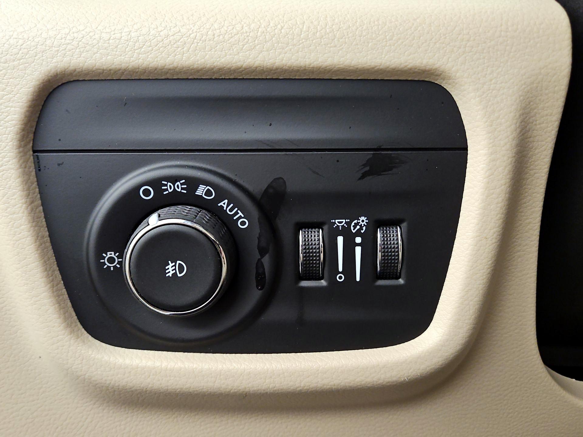 Thumbnail: 2023 Jeep Grand Cherokee - 13