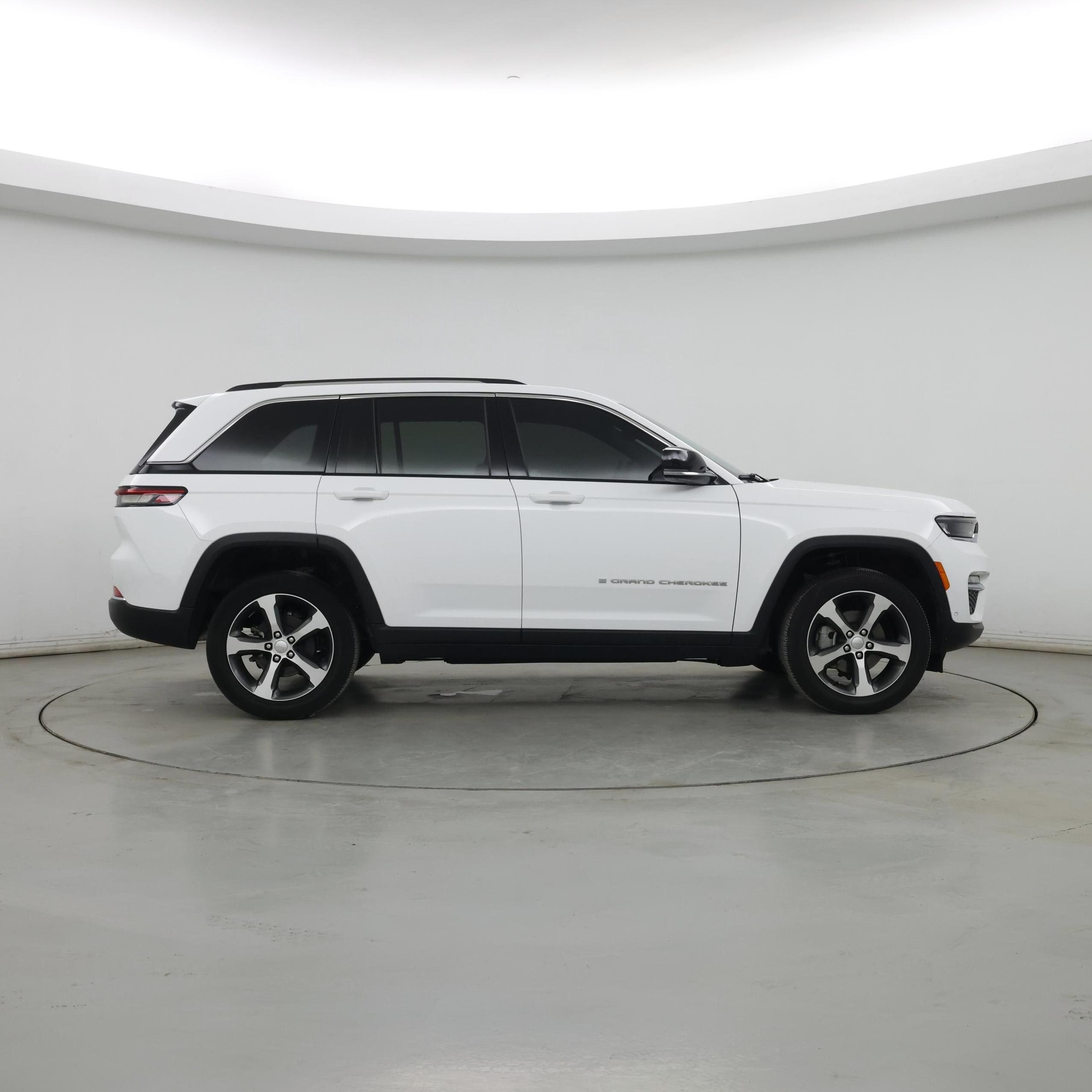 Thumbnail: 2023 Jeep Grand Cherokee - 7