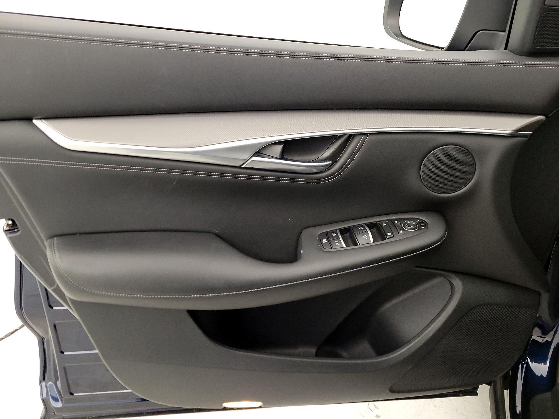 Thumbnail: 2023 INFINITI QX55 - 12