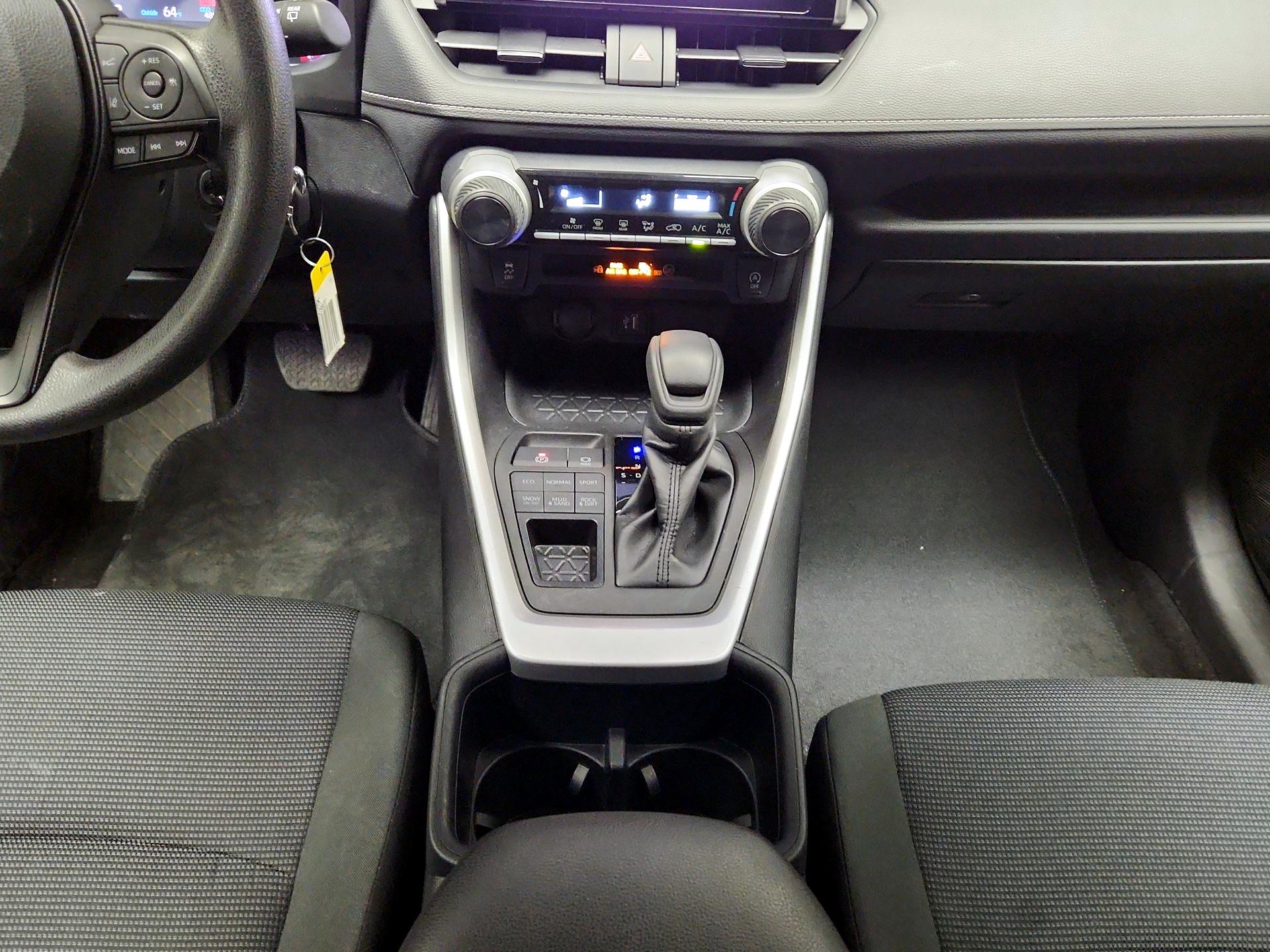 Thumbnail: 2024 Toyota RAV4 - 17