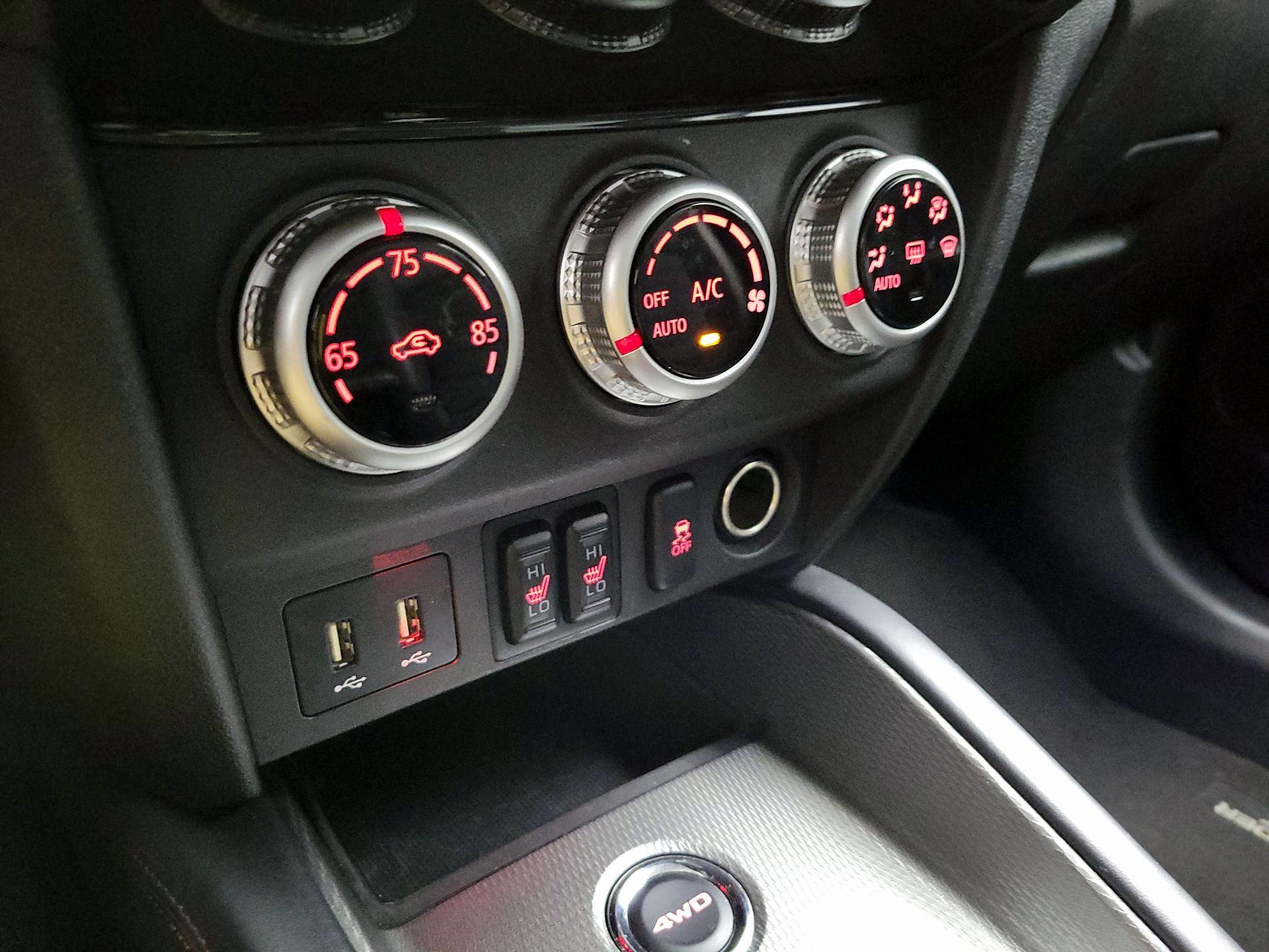 Thumbnail: 2024 Mitsubishi Outlander Sport - 16