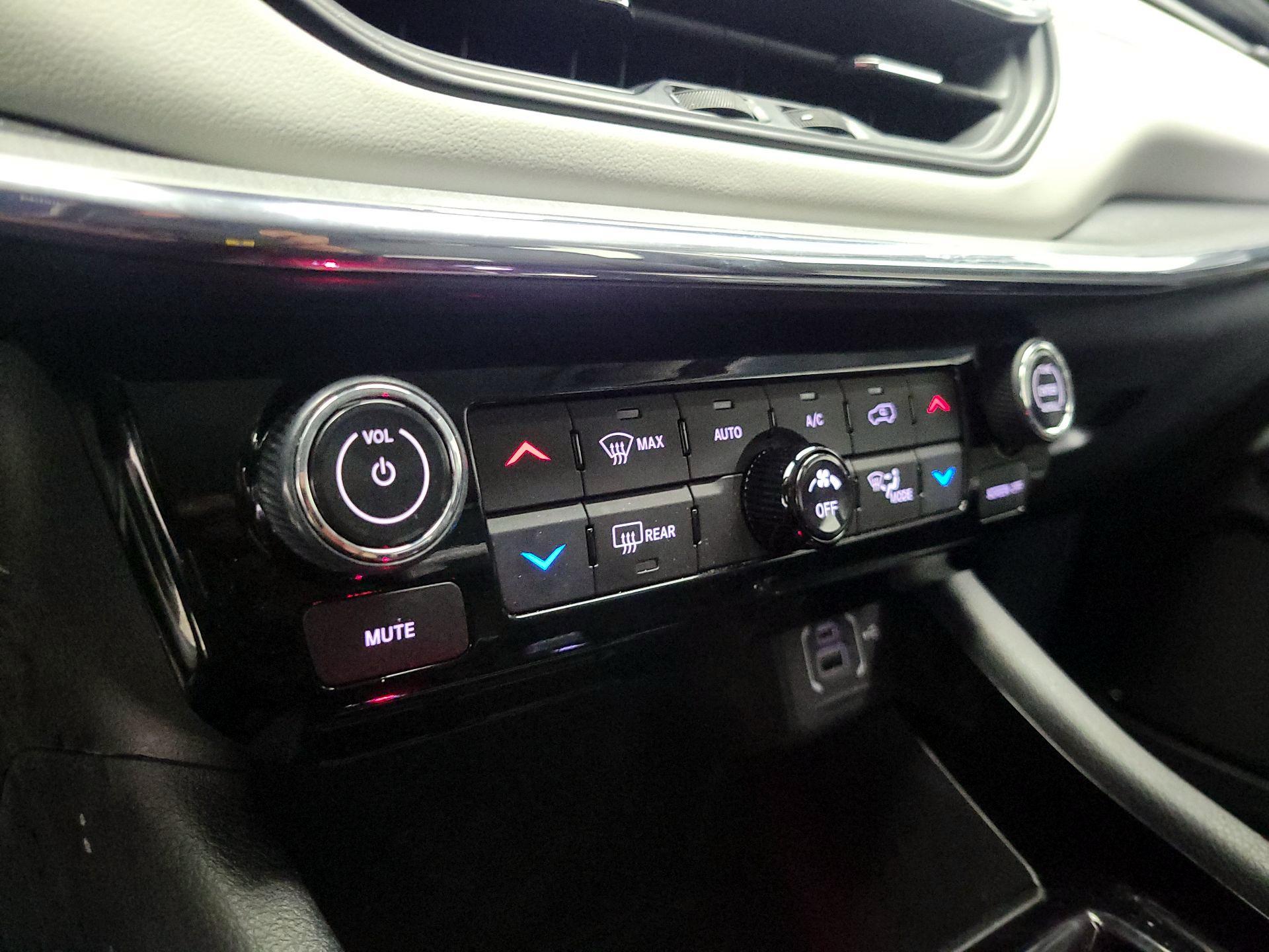 Thumbnail: 2022 Jeep Compass - 16