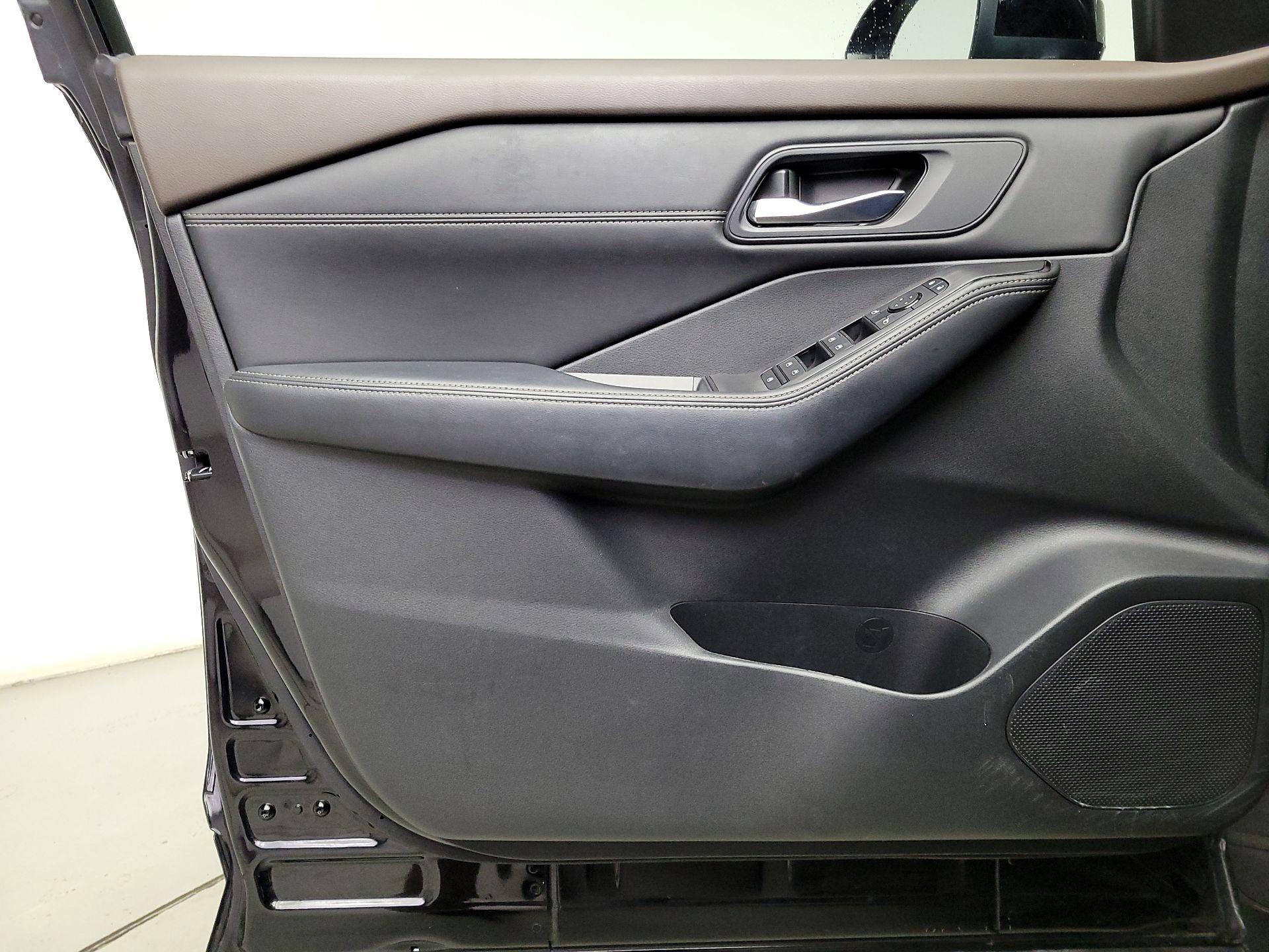 Thumbnail: 2023 Nissan Rogue - 12