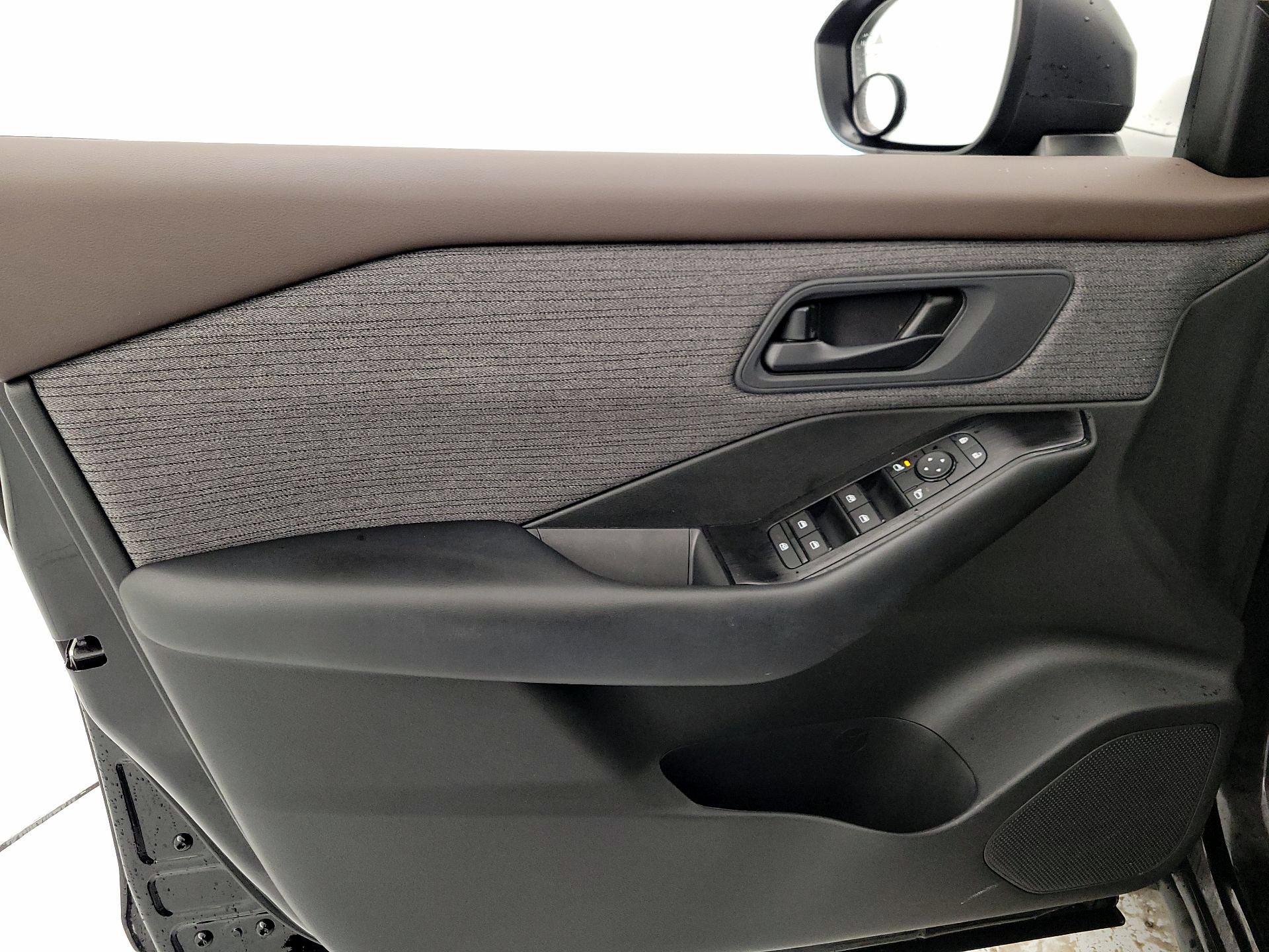 Thumbnail: 2023 Nissan Rogue - 12