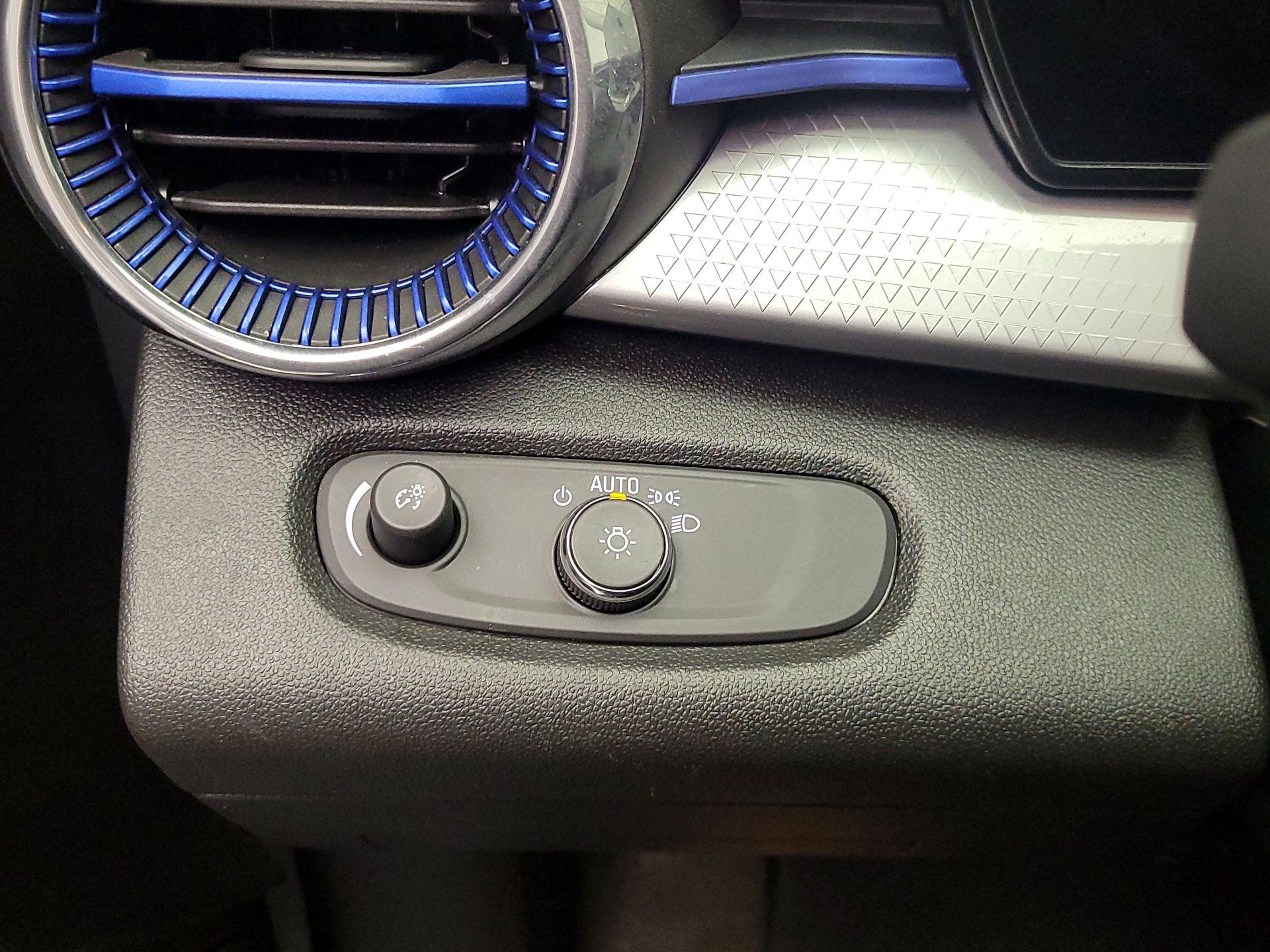 Thumbnail: 2025 Chevrolet Trax - 13