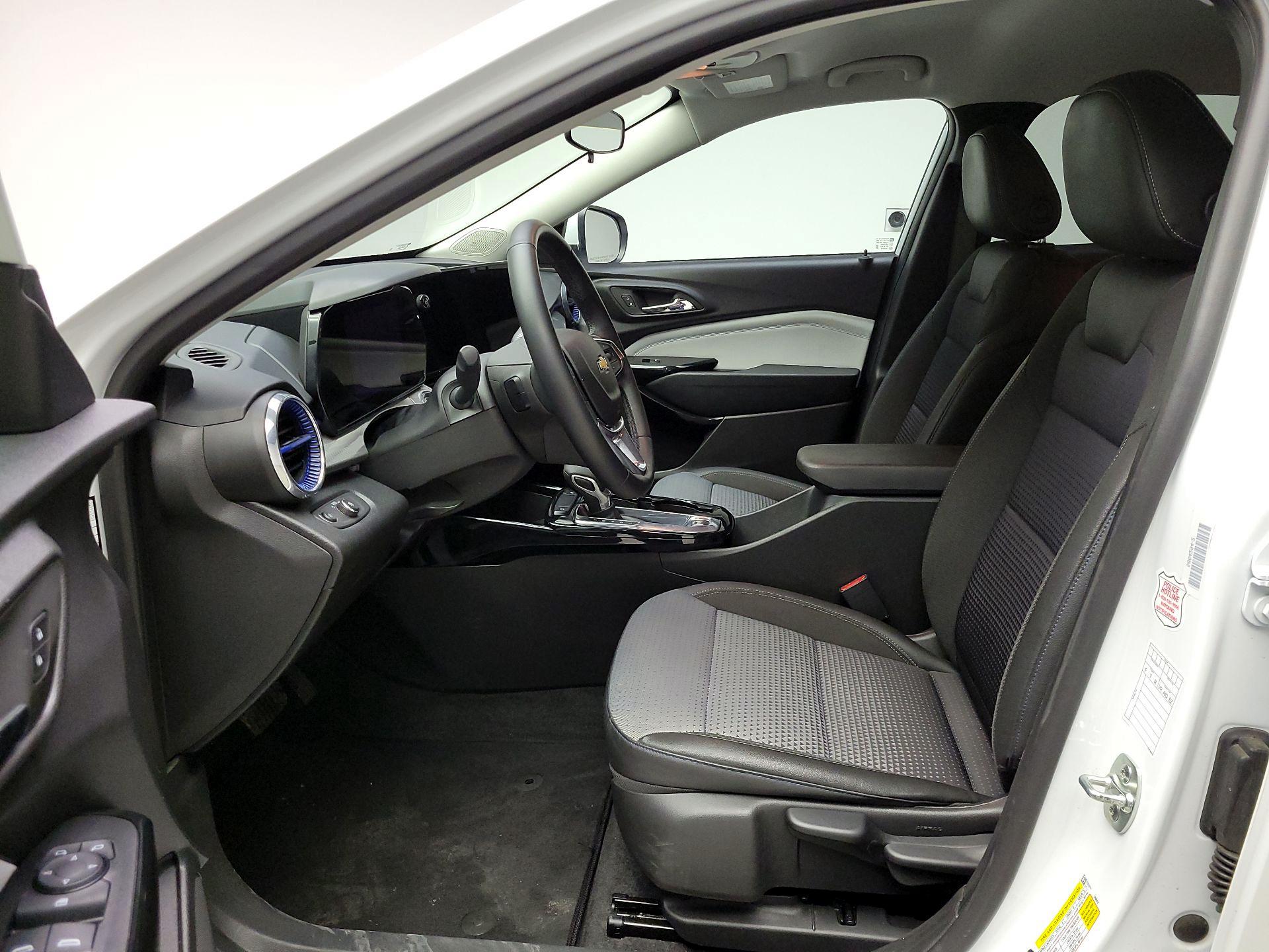 Thumbnail: 2025 Chevrolet Trax - 9