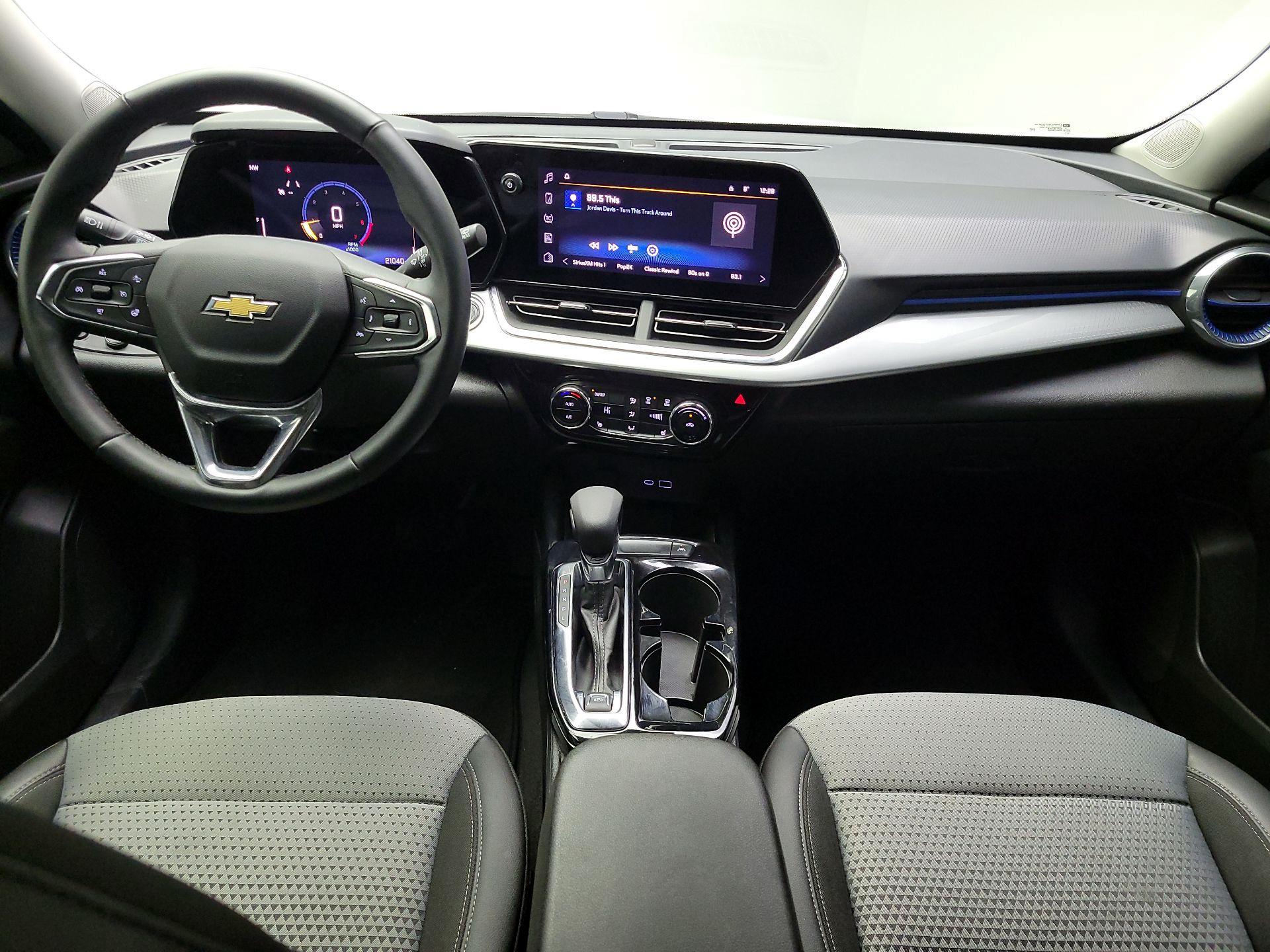 Thumbnail: 2025 Chevrolet Trax - 8