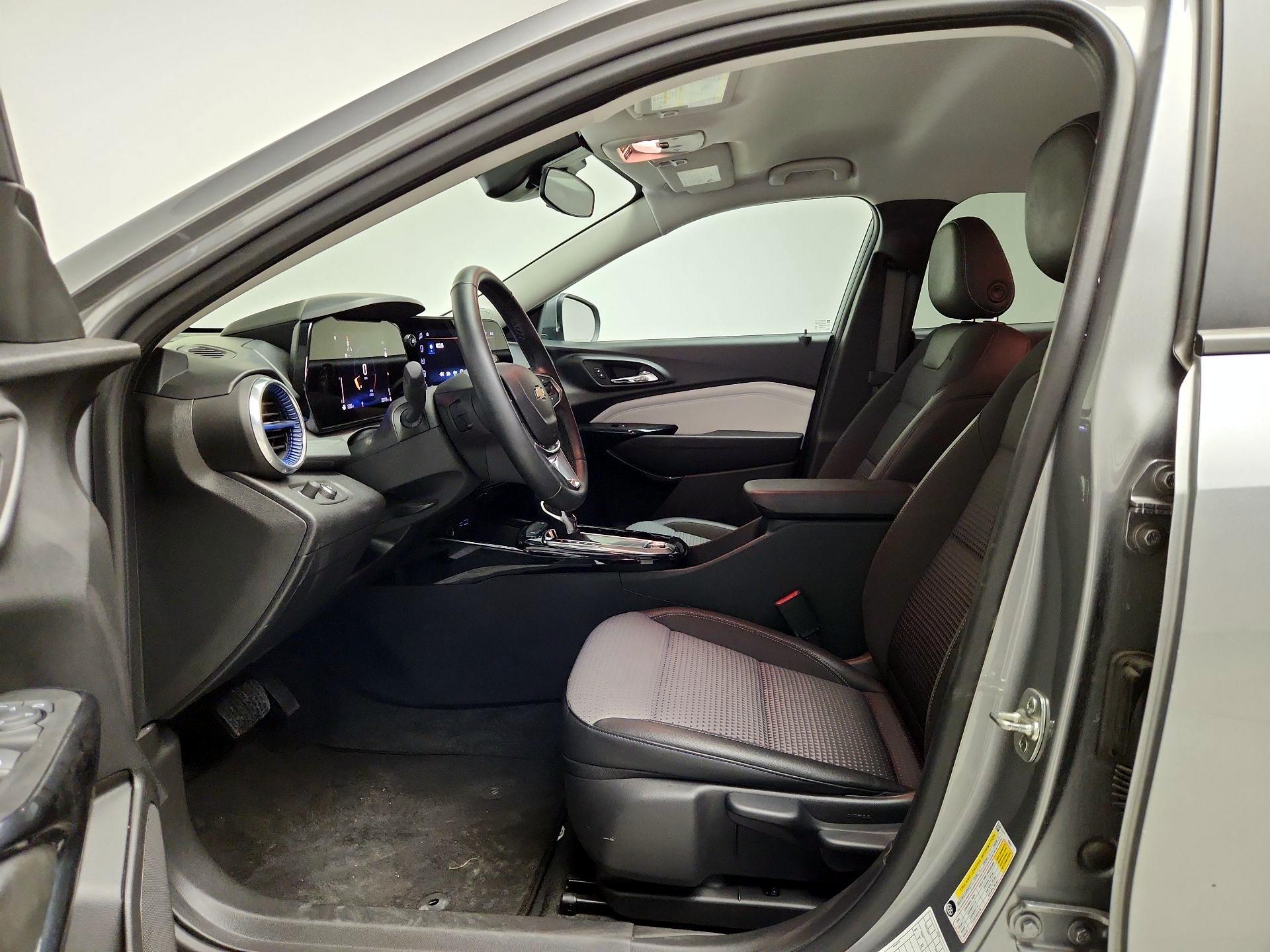 Thumbnail: 2025 Chevrolet Trax - 11