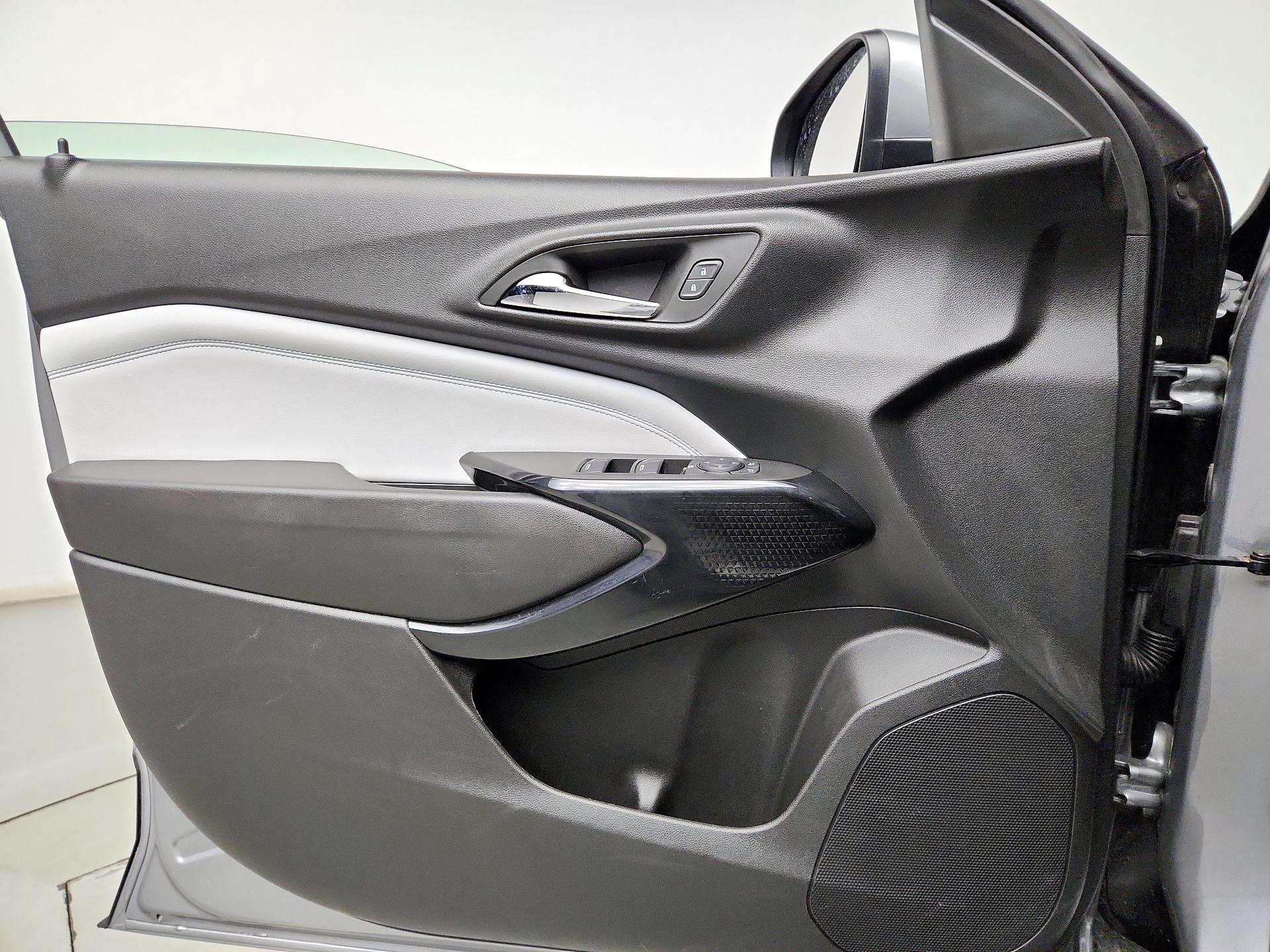 Thumbnail: 2025 Chevrolet Trax - 12