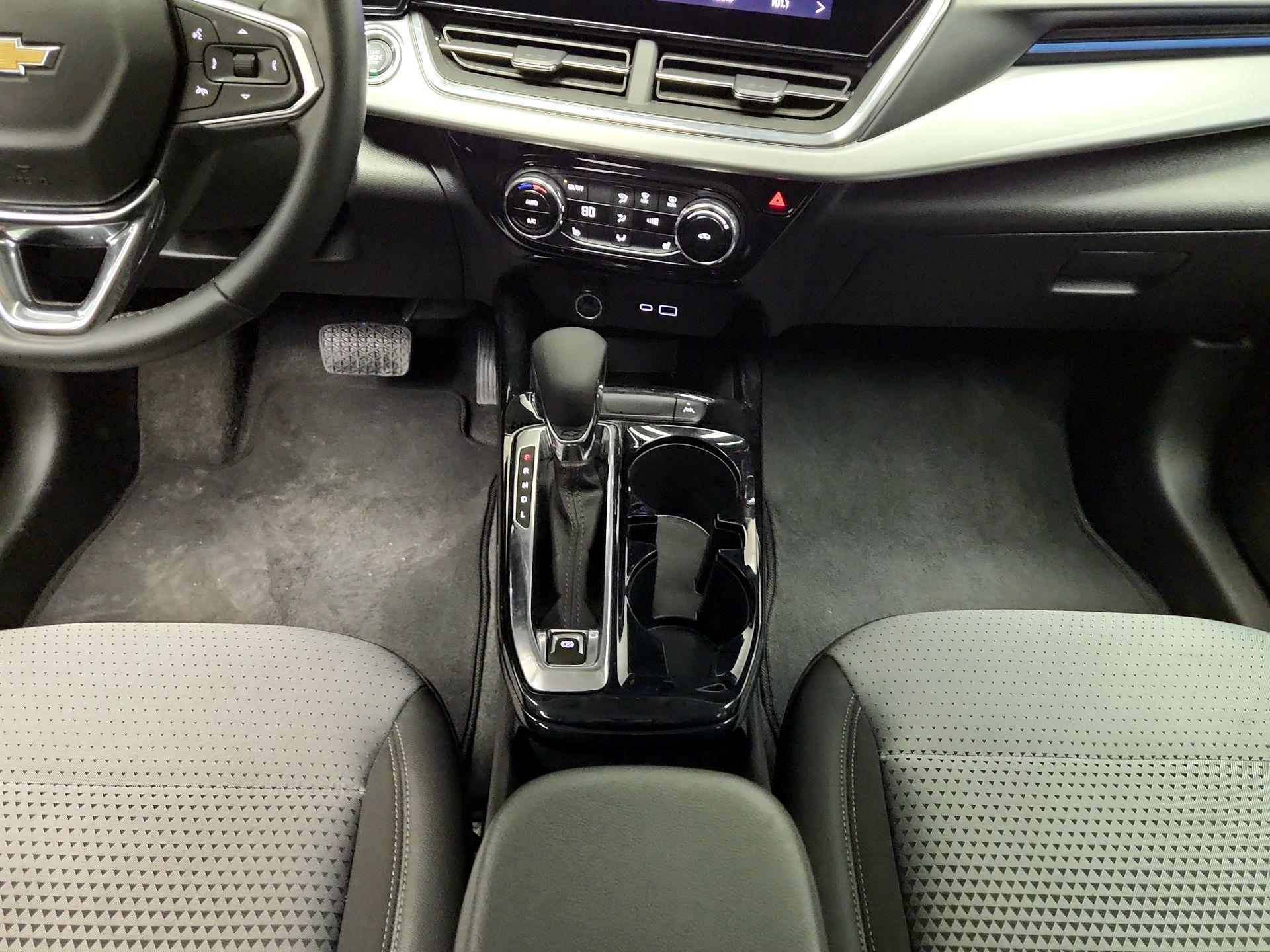 Thumbnail: 2025 Chevrolet Trax - 17