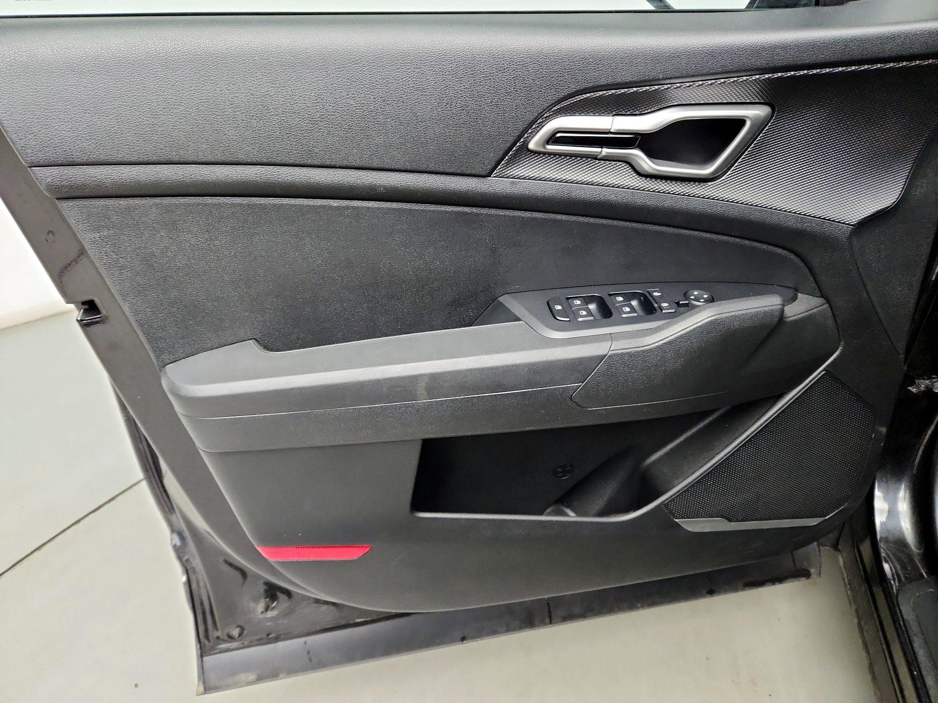 Thumbnail: 2024 Kia Sportage - 12