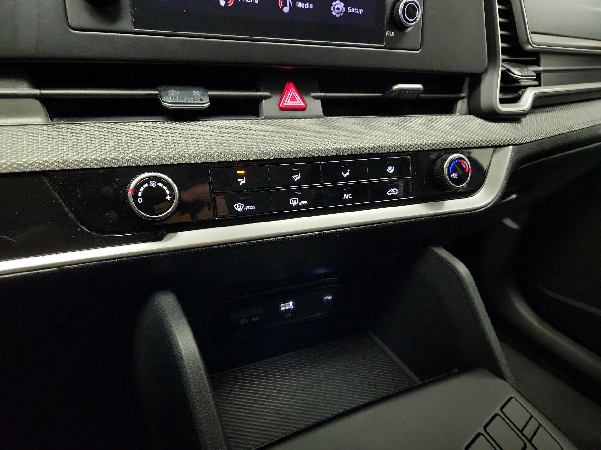 Thumbnail: 2024 Kia Sportage - 16