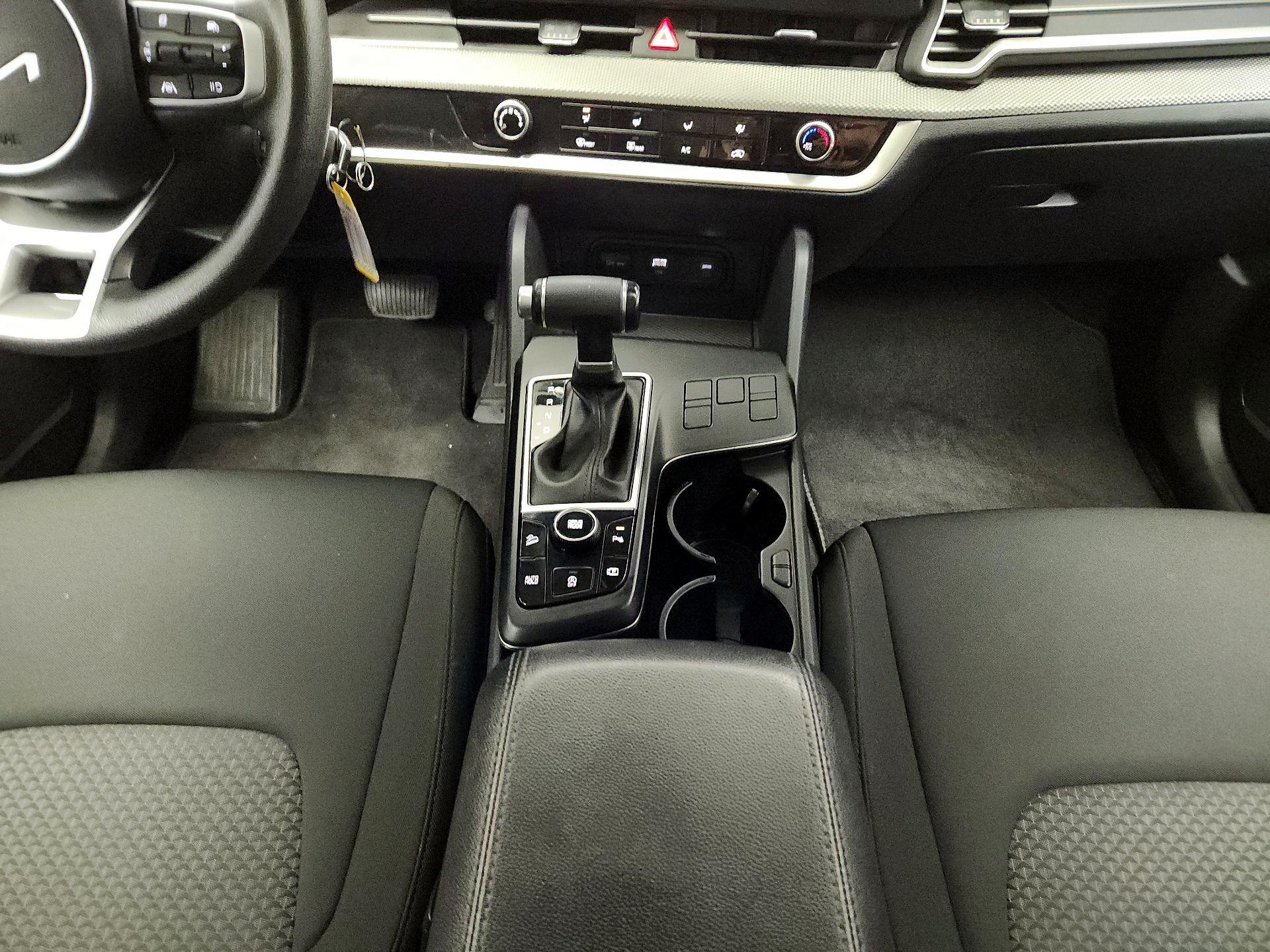 Thumbnail: 2024 Kia Sportage - 17