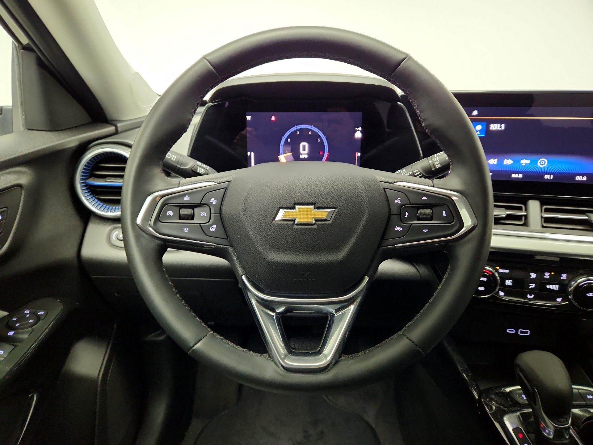 Thumbnail: 2025 Chevrolet Trax - 10