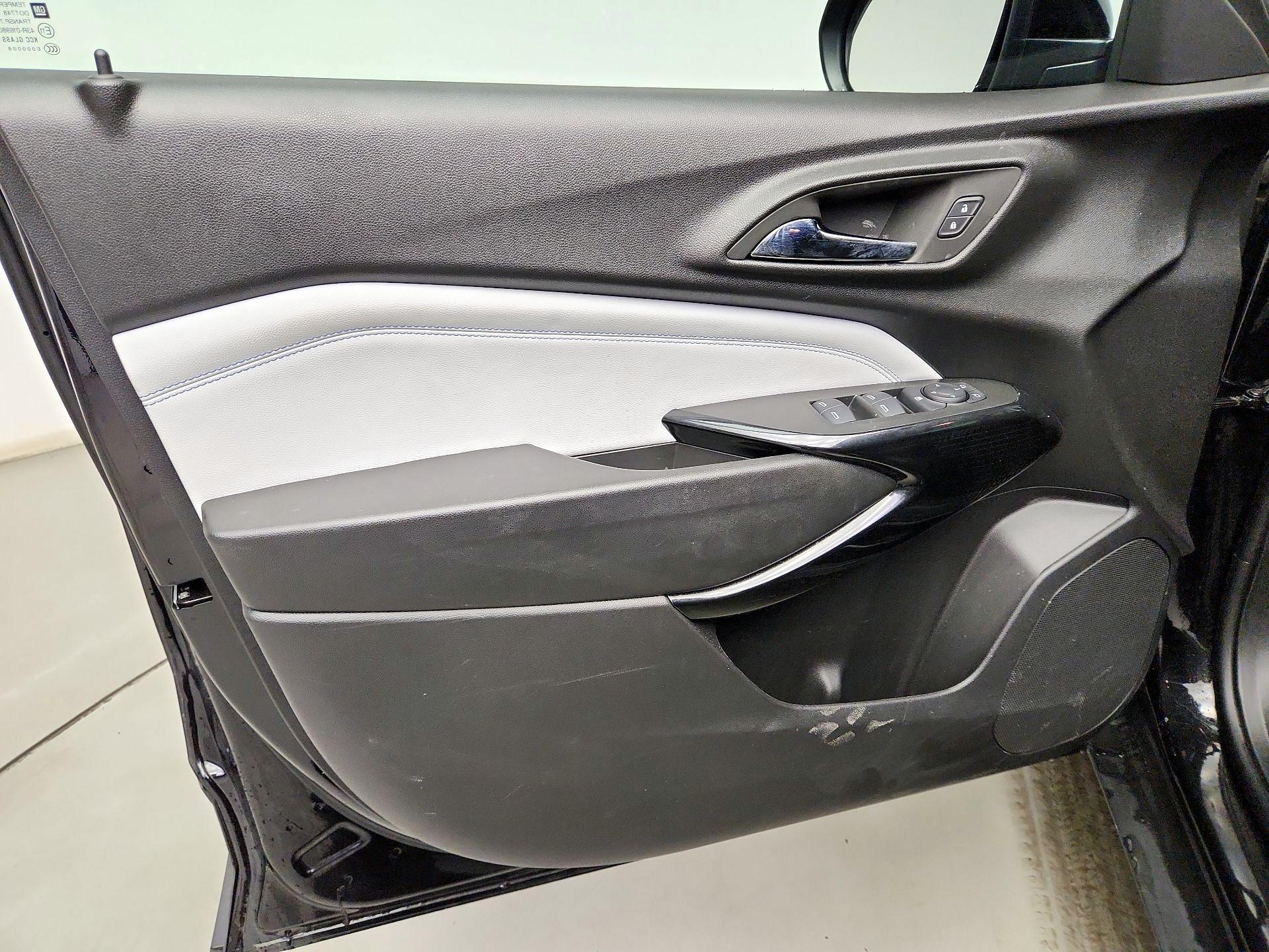 Thumbnail: 2025 Chevrolet Trax - 12