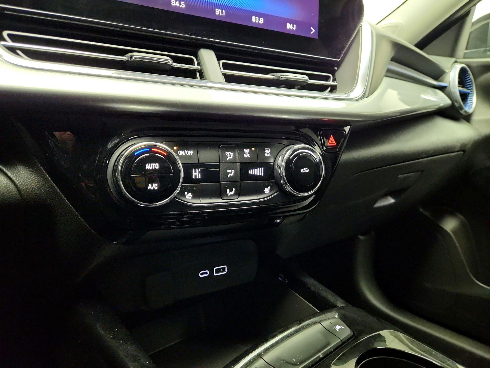 Thumbnail: 2025 Chevrolet Trax - 16