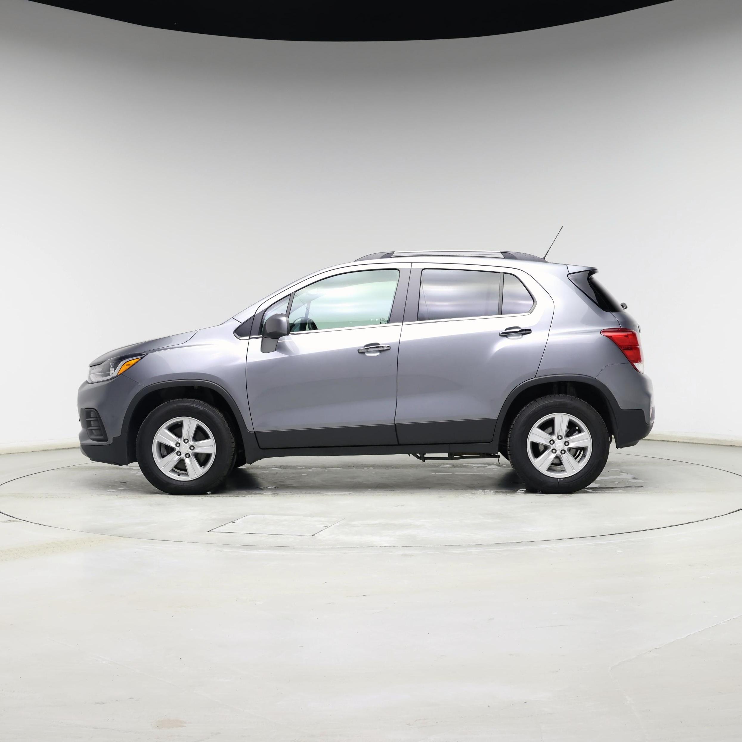Thumbnail: 2020 Chevrolet Trax - 3