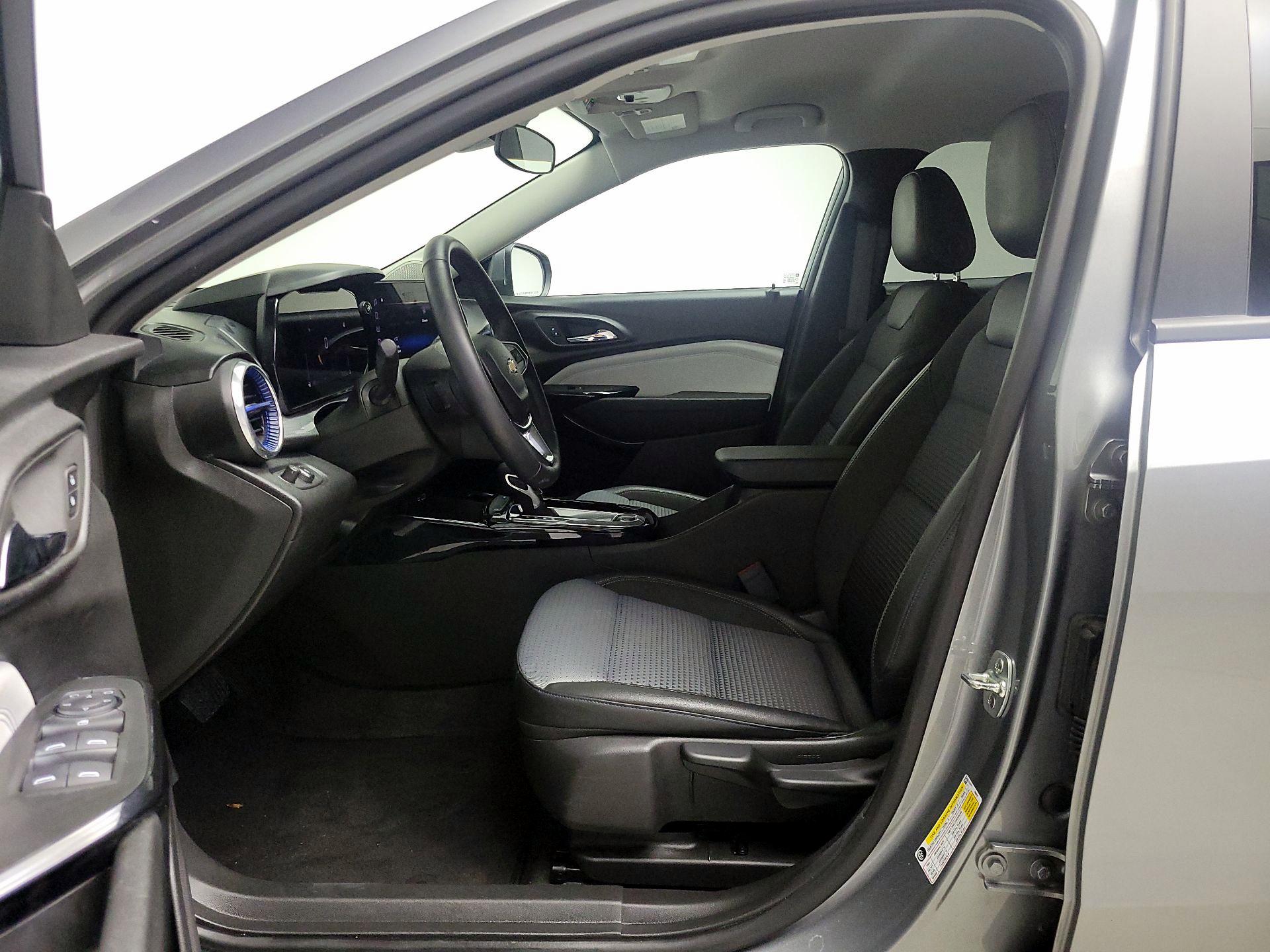 Thumbnail: 2025 Chevrolet Trax - 11