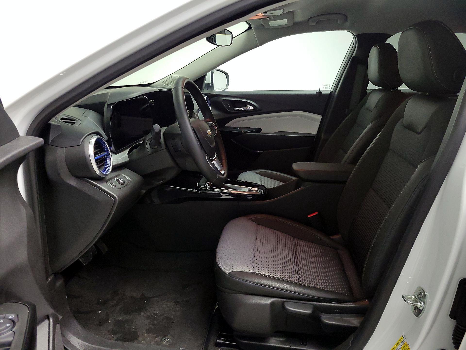 Thumbnail: 2025 Chevrolet Trax - 11