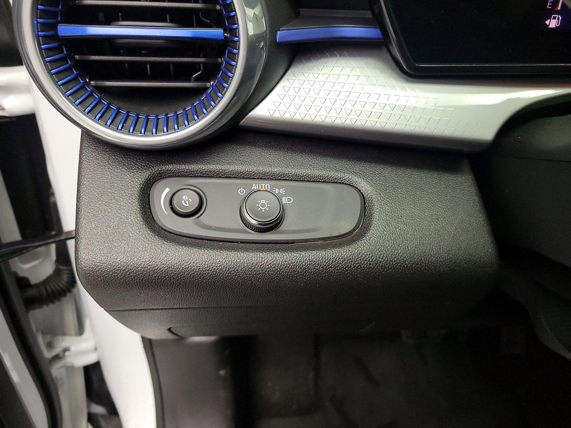 Thumbnail: 2025 Chevrolet Trax - 13