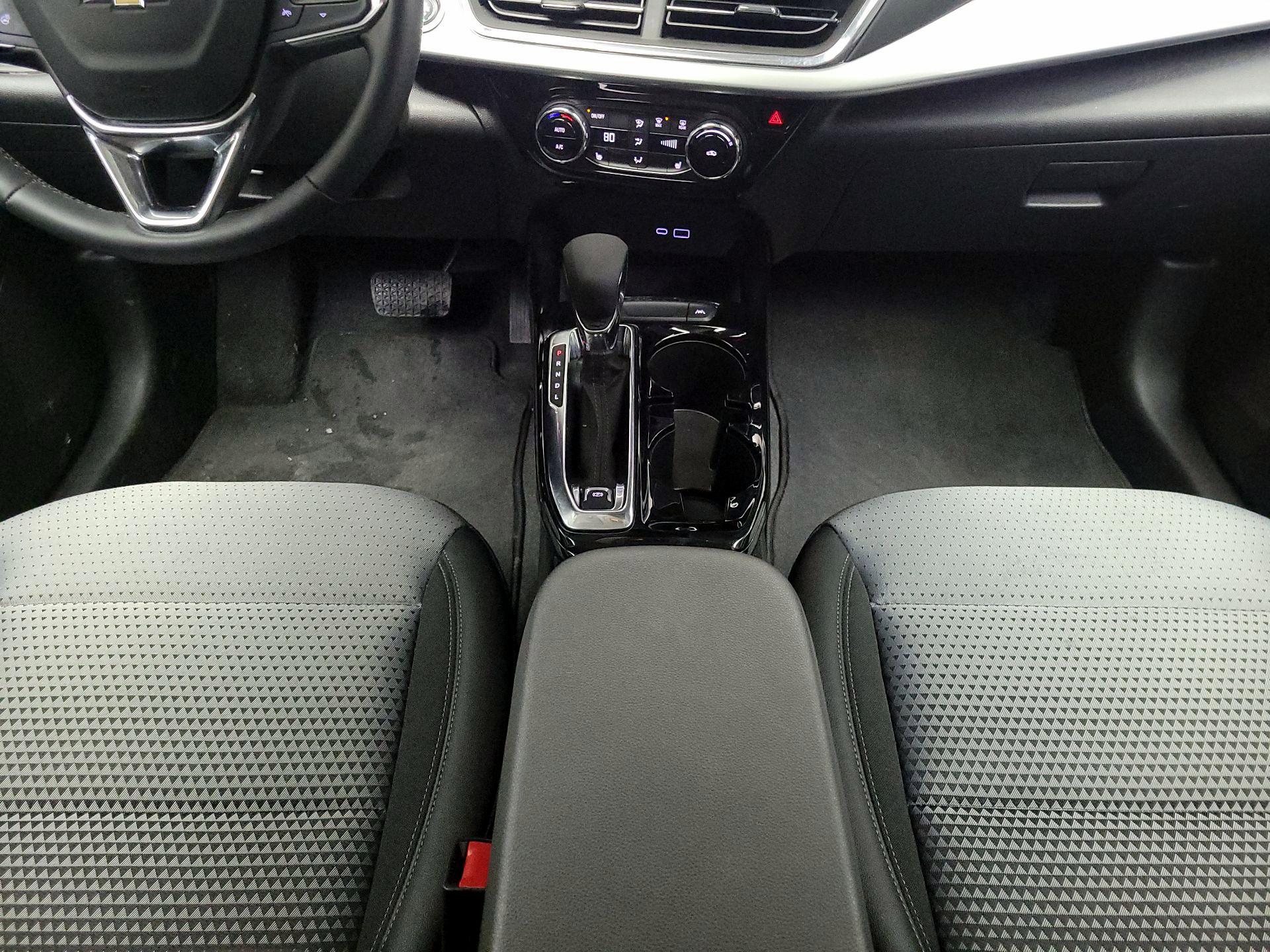 Thumbnail: 2025 Chevrolet Trax - 17