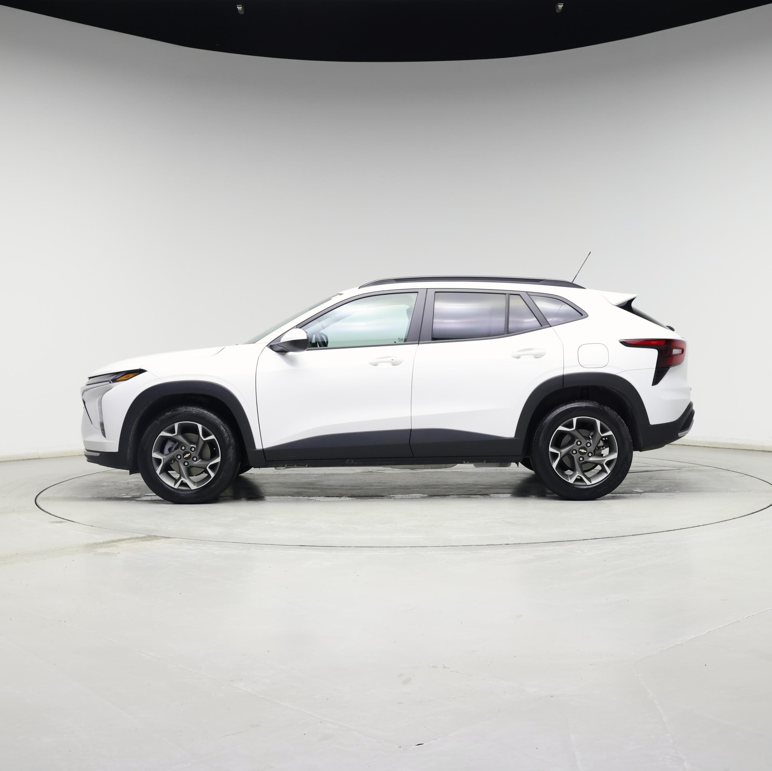 Thumbnail: 2025 Chevrolet Trax - 3