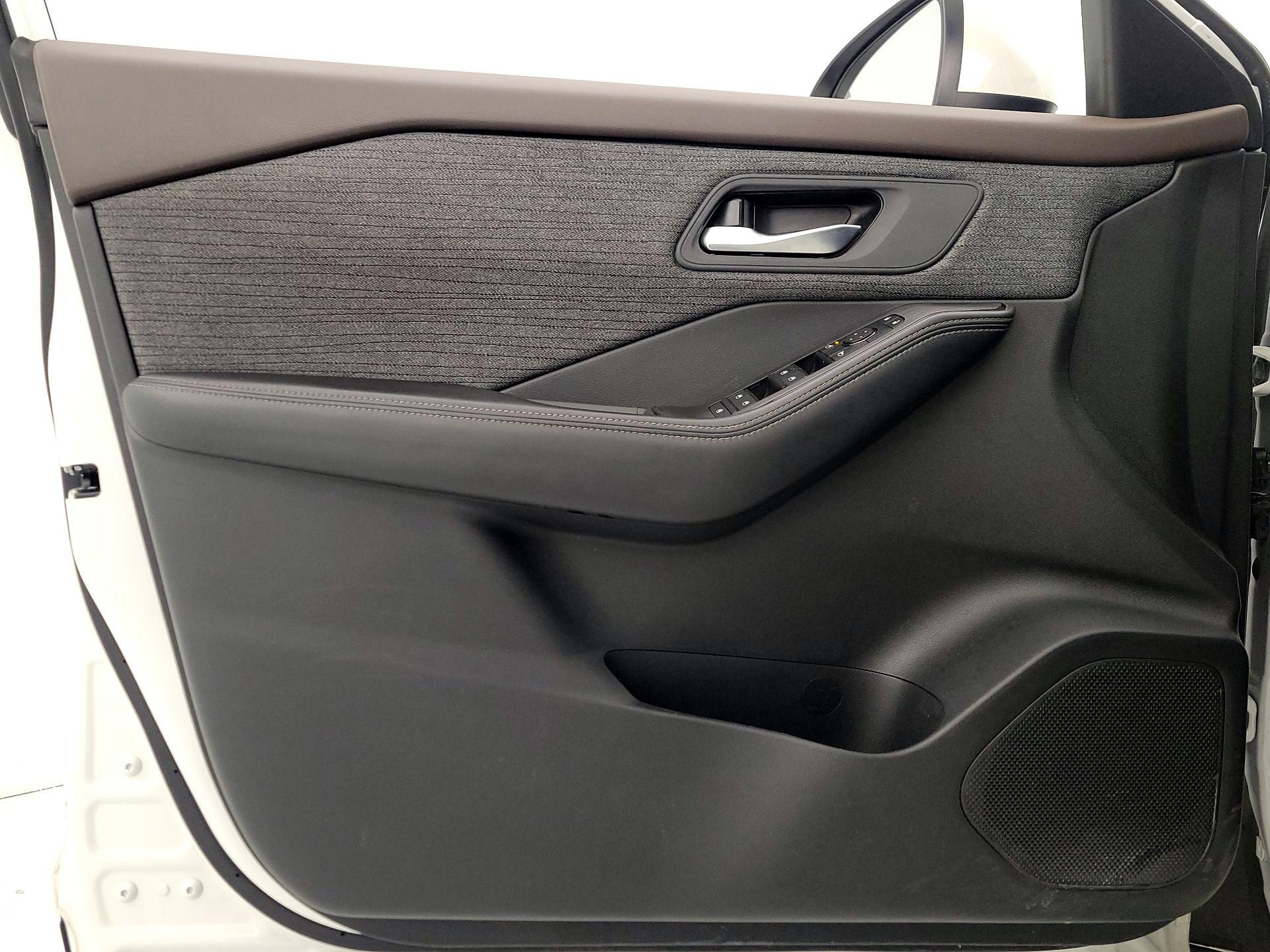 Thumbnail: 2023 Nissan Rogue - 12