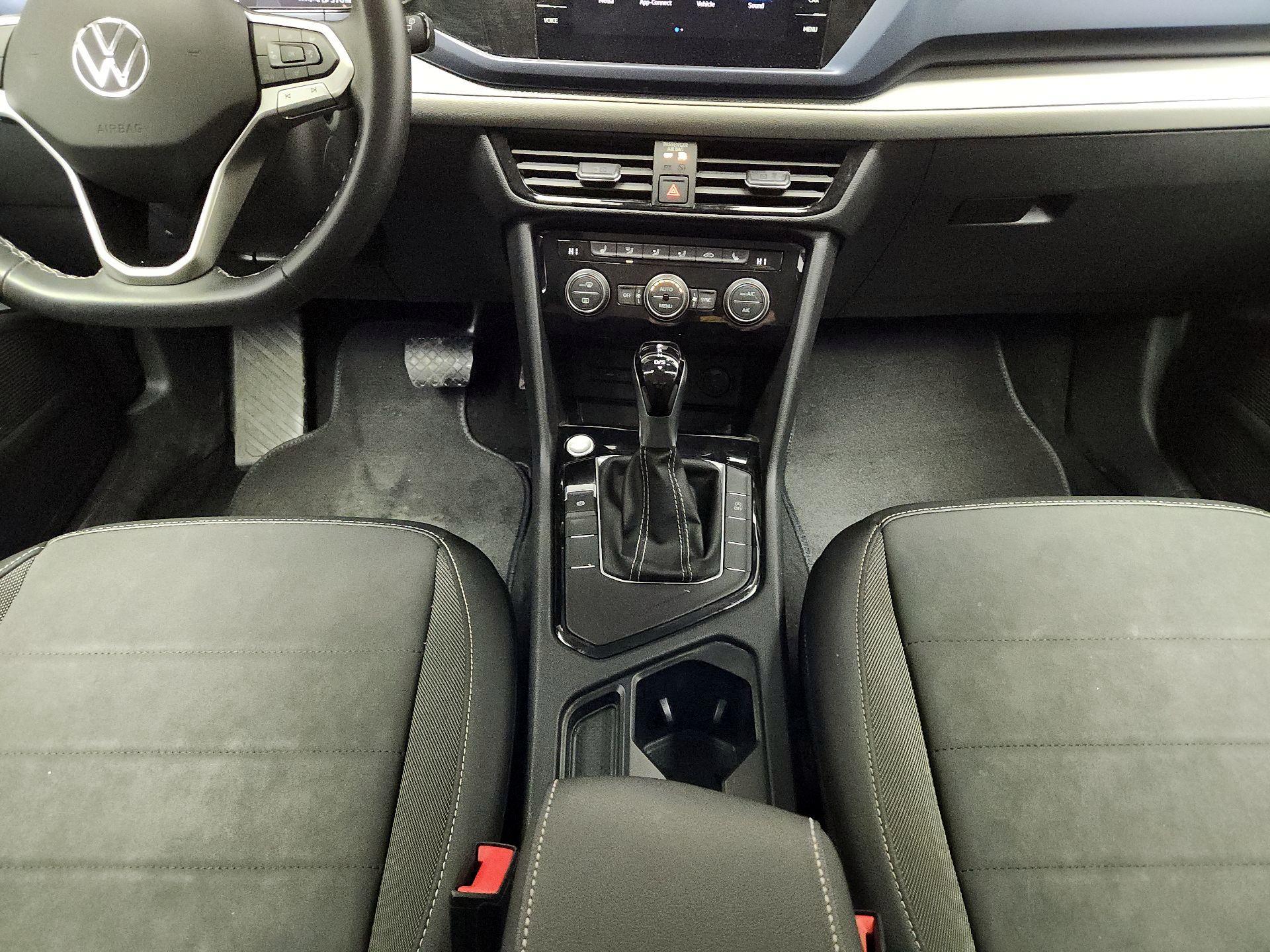 Thumbnail: 2024 Volkswagen Taos - 17