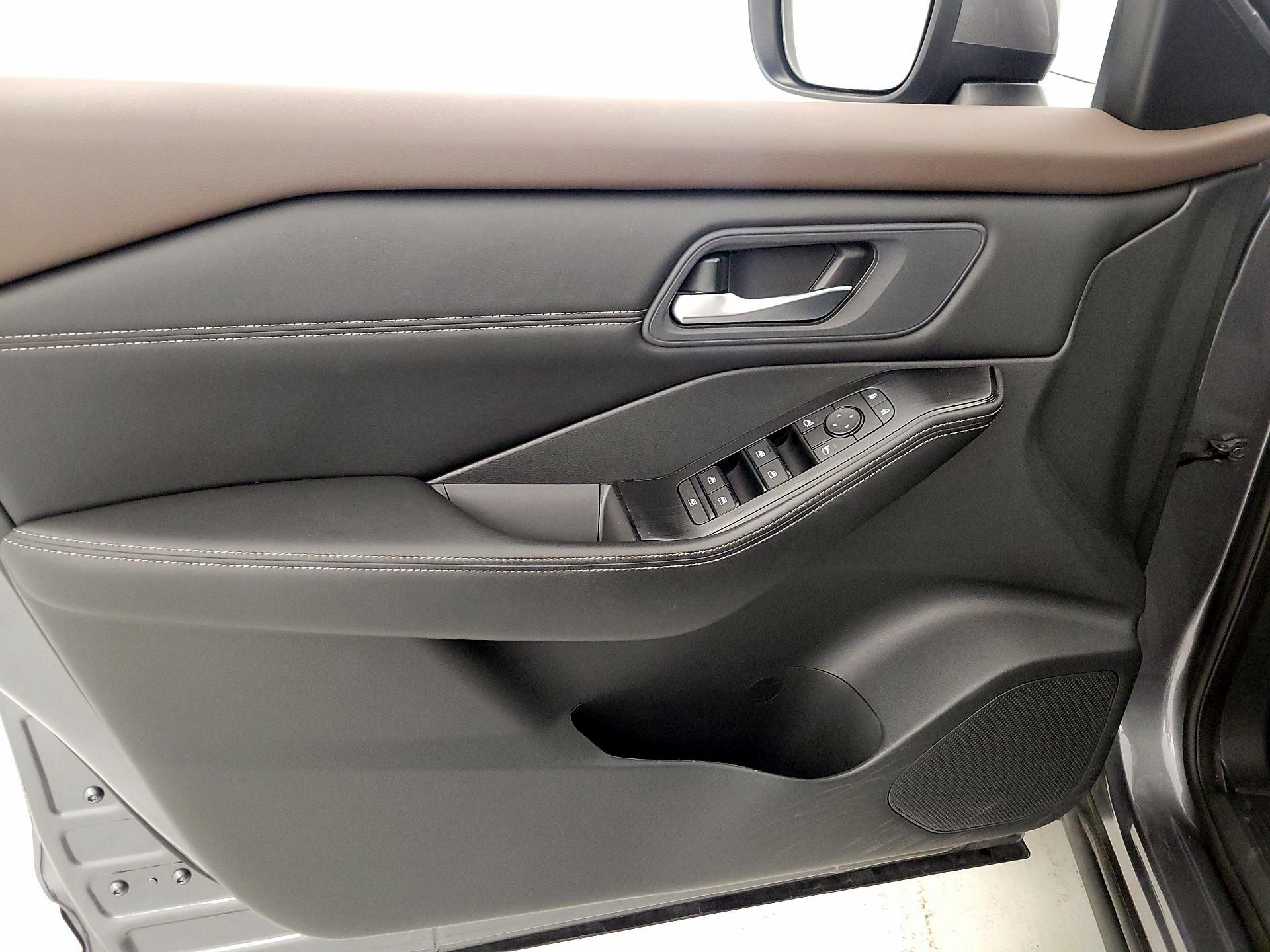 Thumbnail: 2023 Nissan Rogue - 12