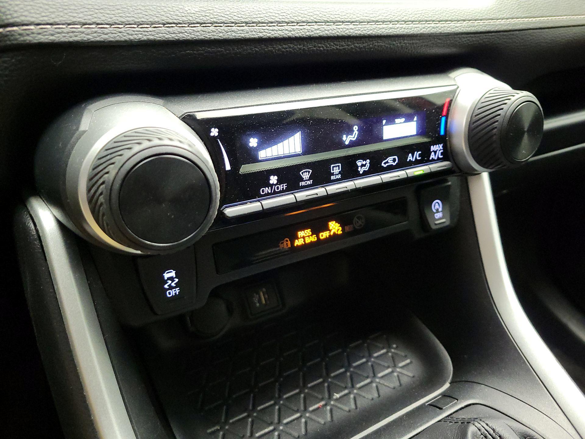 Thumbnail: 2024 Toyota RAV4 - 15