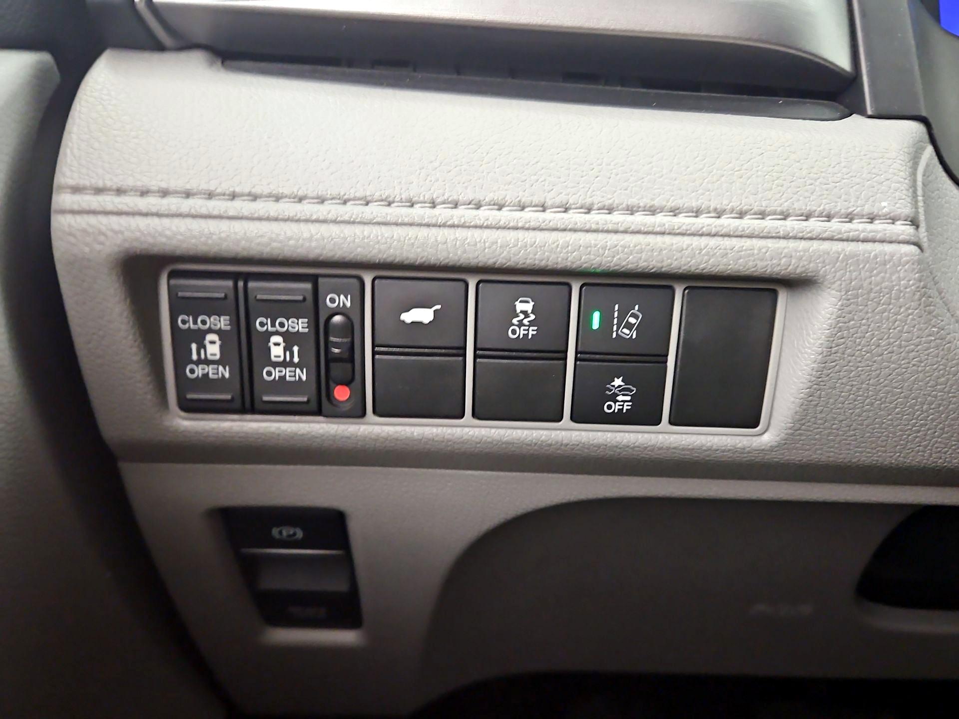 Thumbnail: 2019 Honda Odyssey - 13