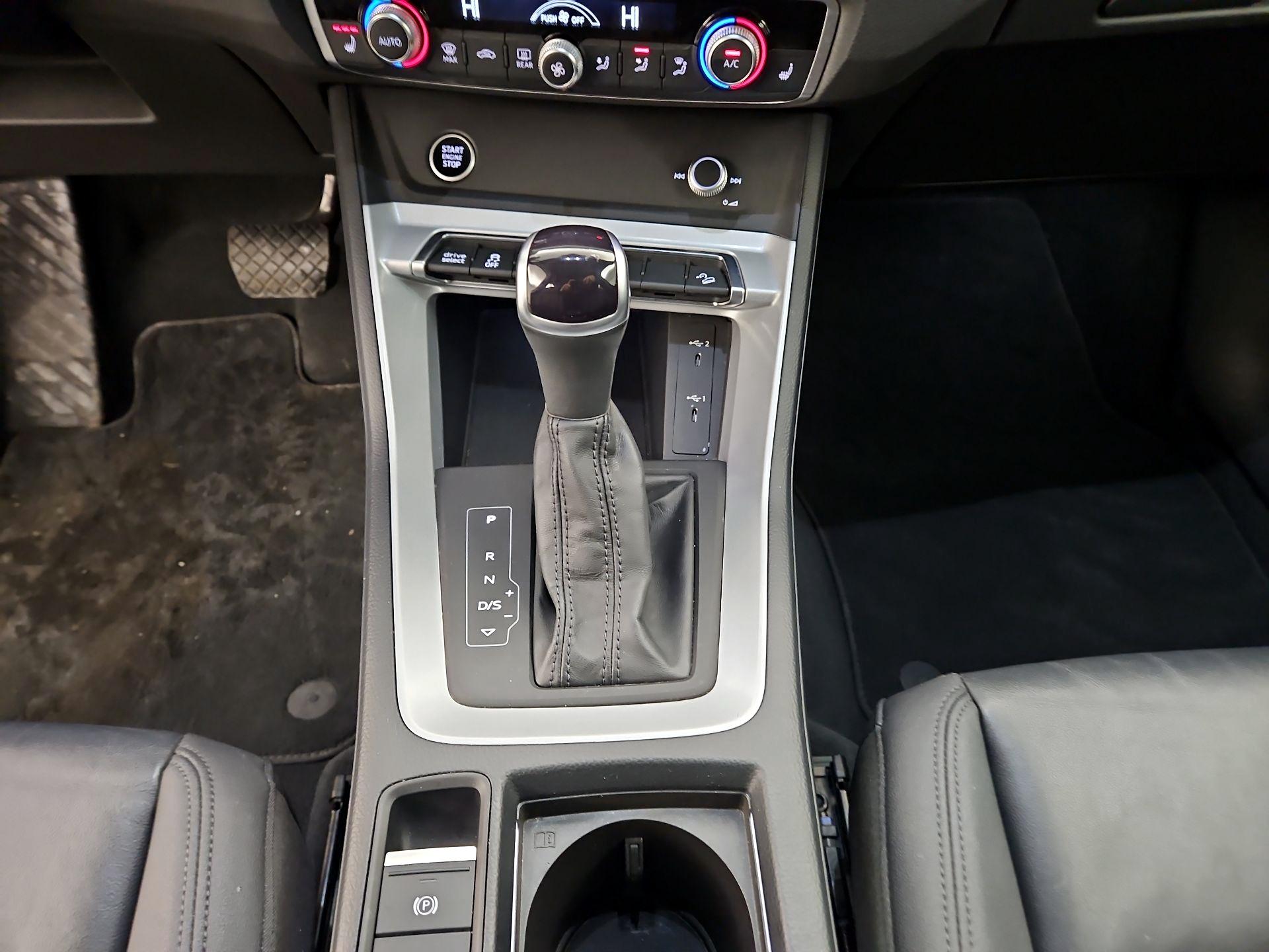 Thumbnail: 2023 Audi Q3 - 17