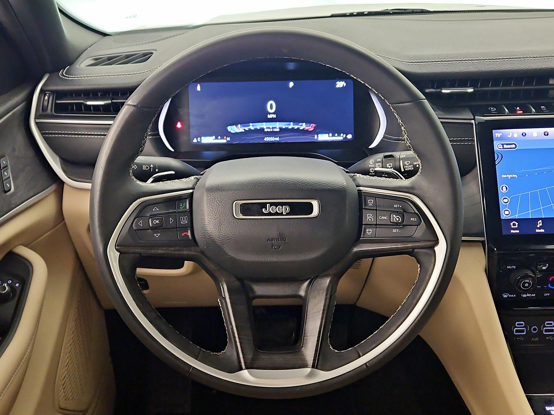 Thumbnail: 2023 Jeep Grand Cherokee - 10