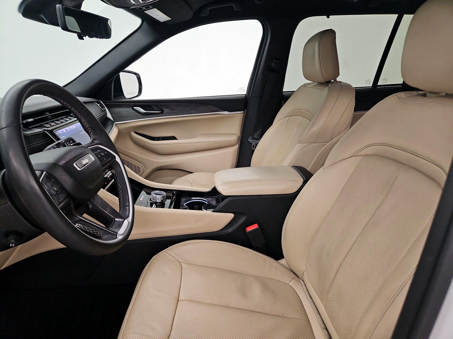 Thumbnail: 2023 Jeep Grand Cherokee - 11