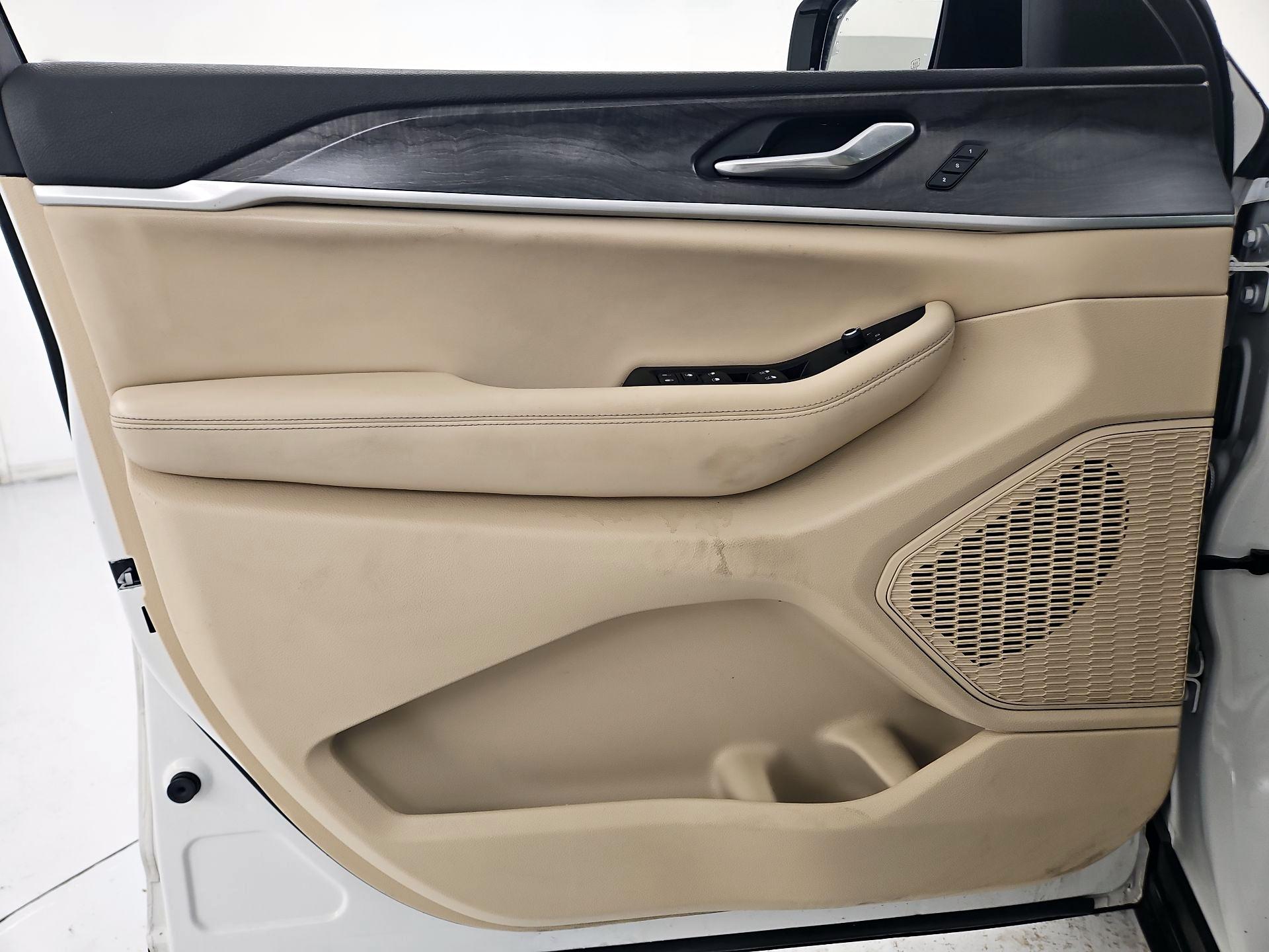 Thumbnail: 2023 Jeep Grand Cherokee - 12