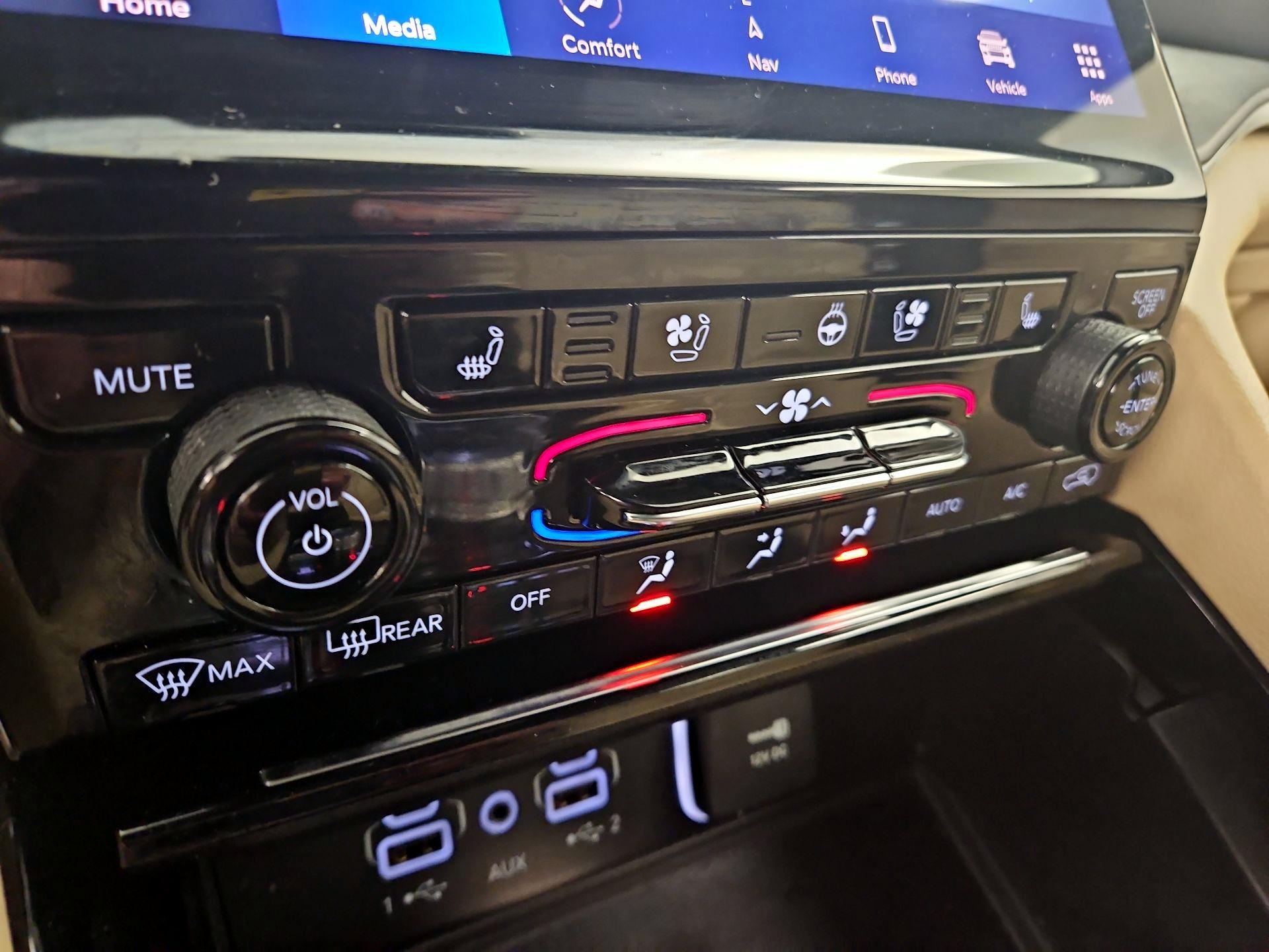 Thumbnail: 2023 Jeep Grand Cherokee - 17