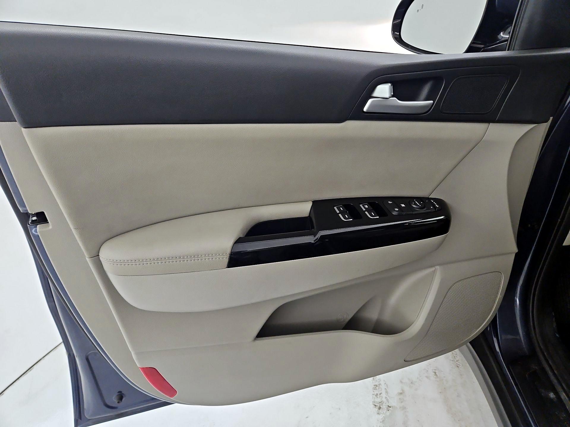 Thumbnail: 2021 Kia Sportage - 12