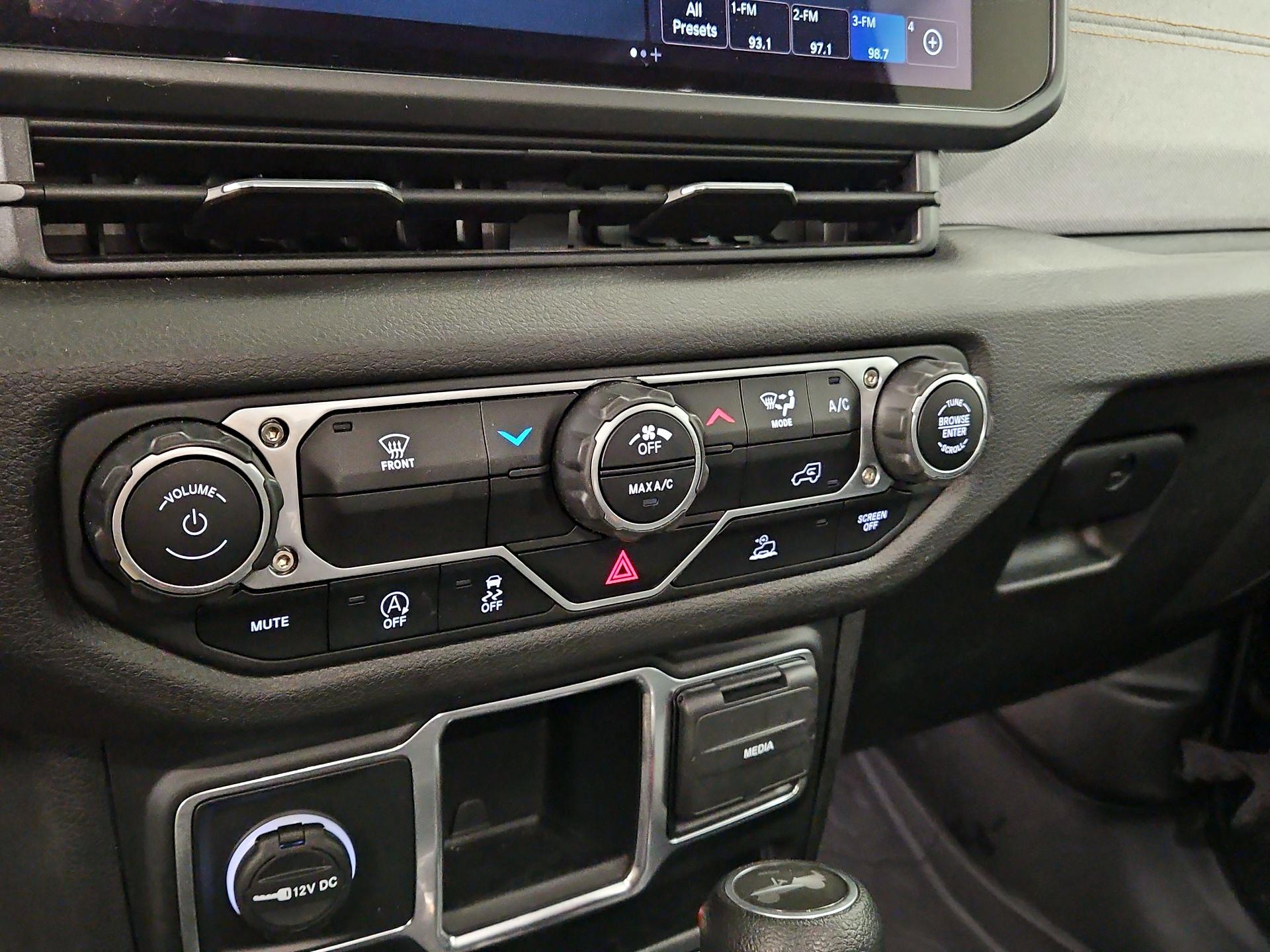 Thumbnail: 2024 Jeep Wrangler - 16