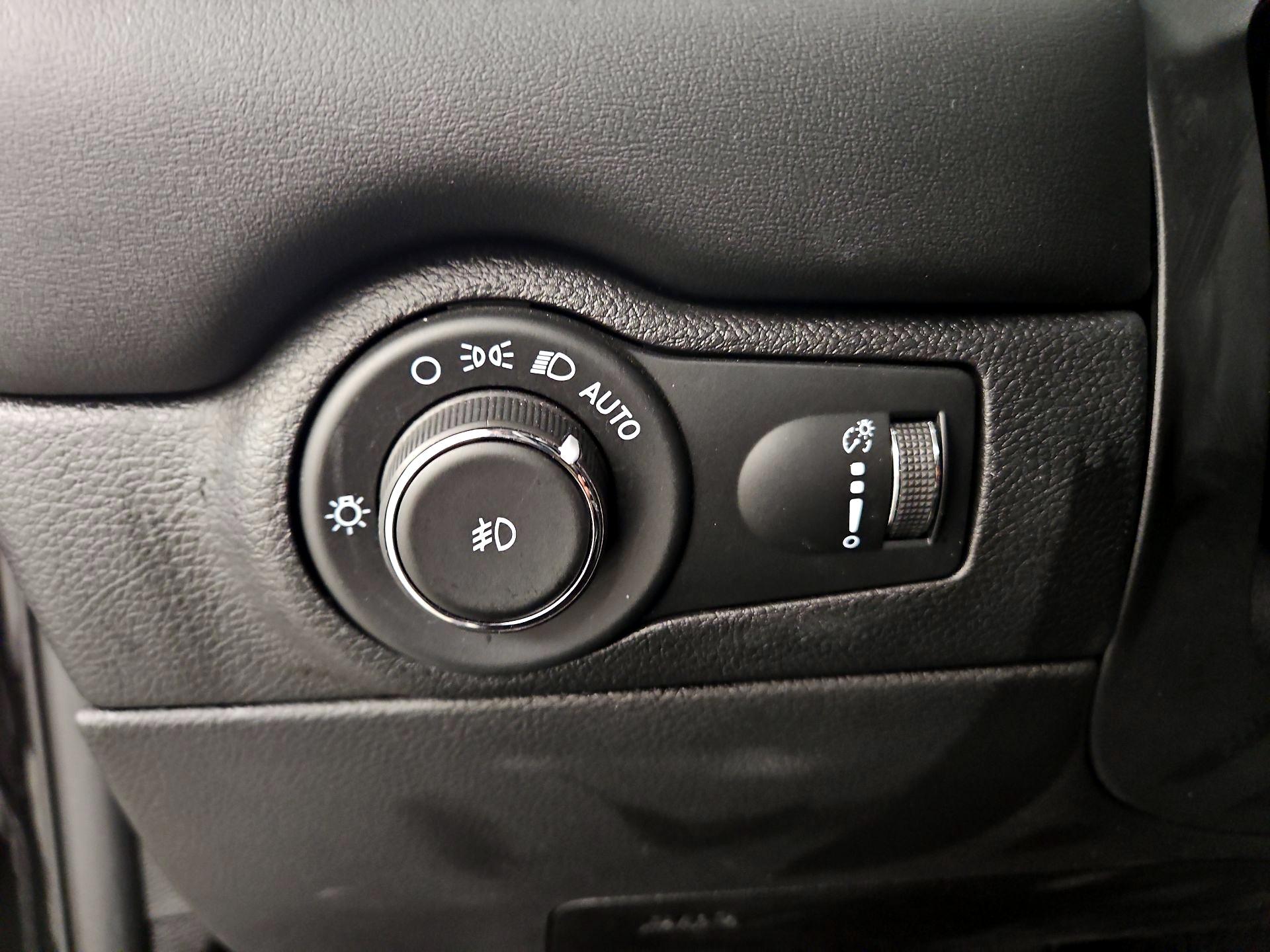 Thumbnail: 2022 Dodge Durango - 13