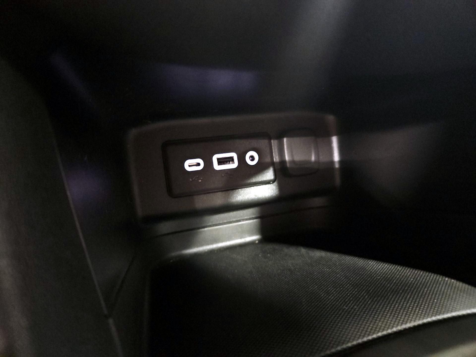 Thumbnail: 2023 Chevrolet Equinox - 18