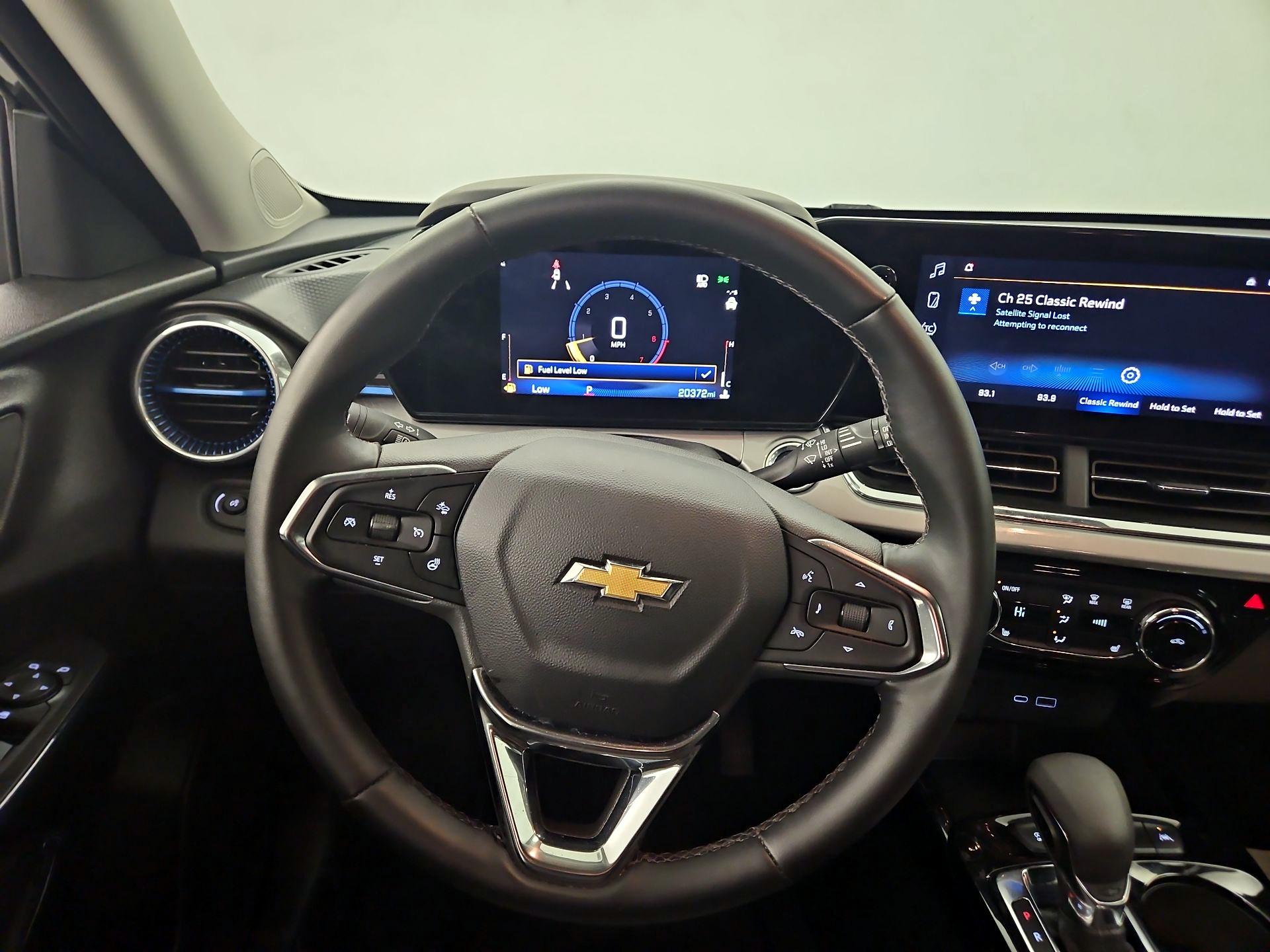 Thumbnail: 2025 Chevrolet Trax - 10