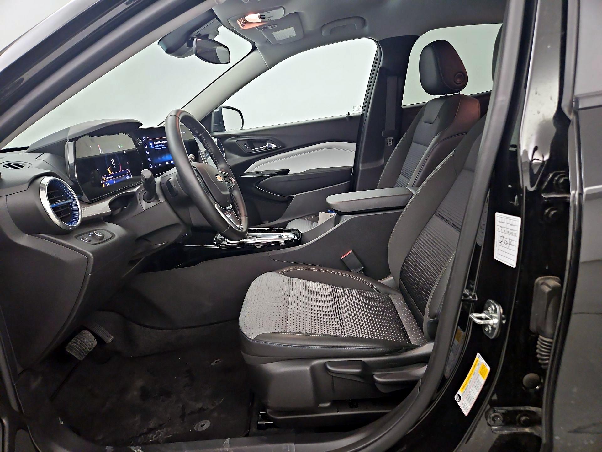 Thumbnail: 2025 Chevrolet Trax - 11